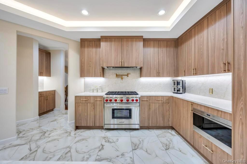 #9 photo, 2 Old Bridge Court, Melville , NY 11747