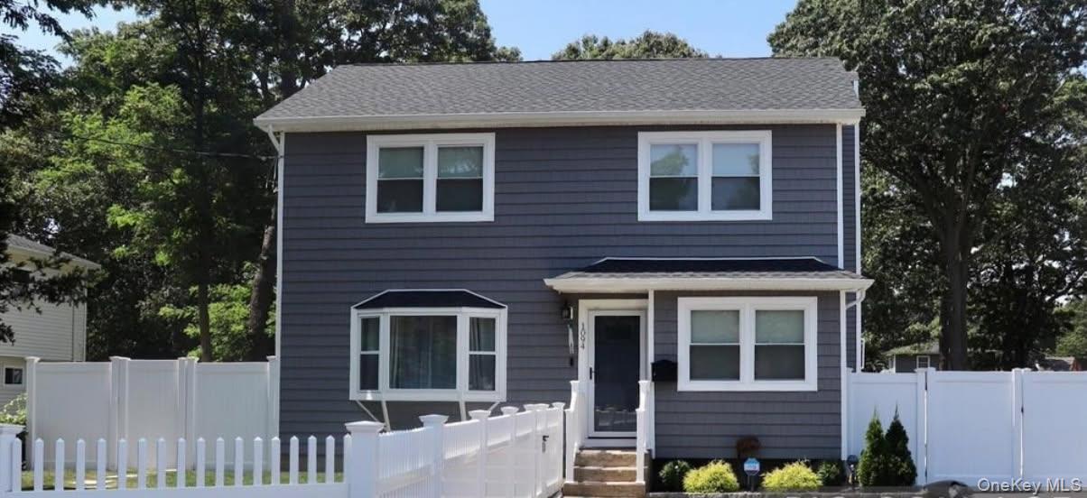 #1 photo, 1094 Bay Shore Avenue, 롱 아일랜드 Bay Shore , NY 11706