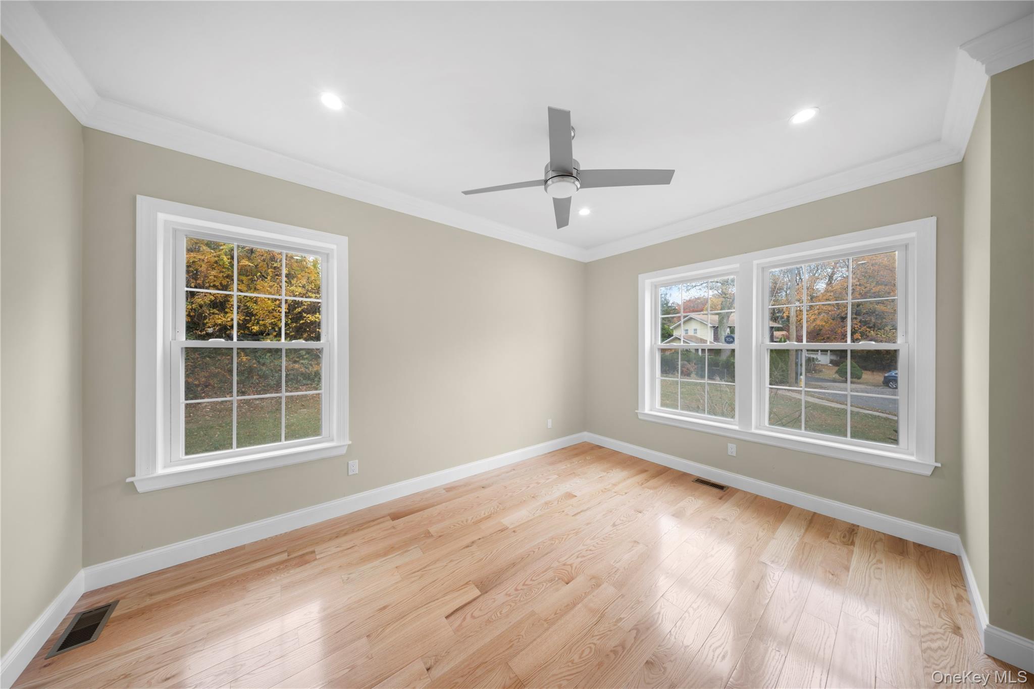 #15 photo, 4 Coventry Court, Wheatley Heights , NY 11798