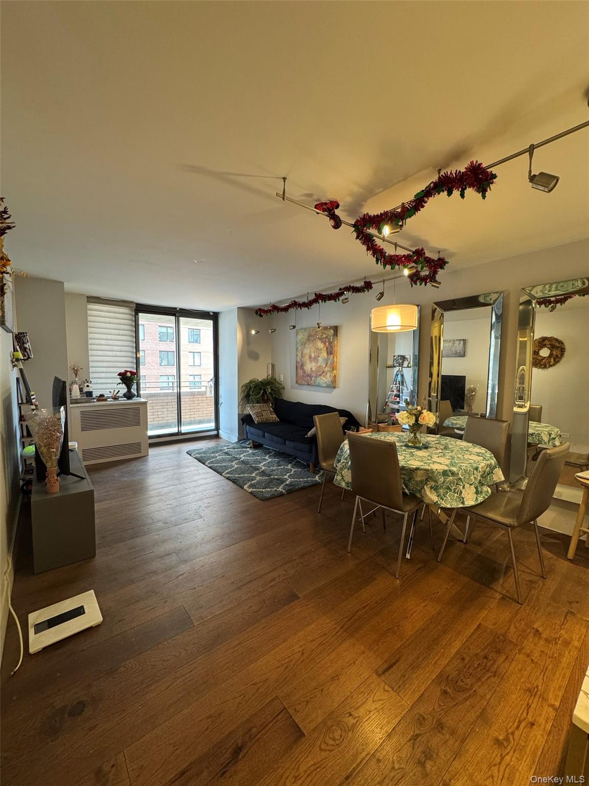 #4 photo, 275 W 96th Street, New York (Manhattan) , NY 10025