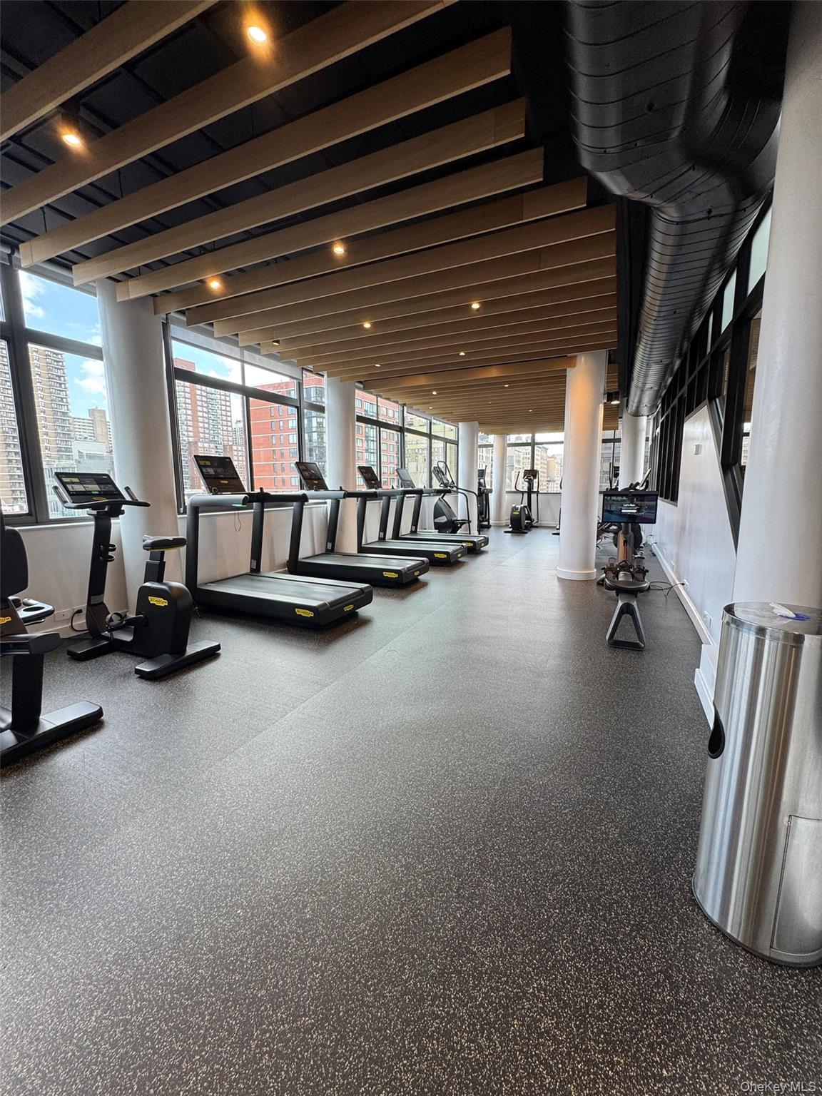 #6 photo, 275 W 96th Street, New York (Manhattan) , NY 10025