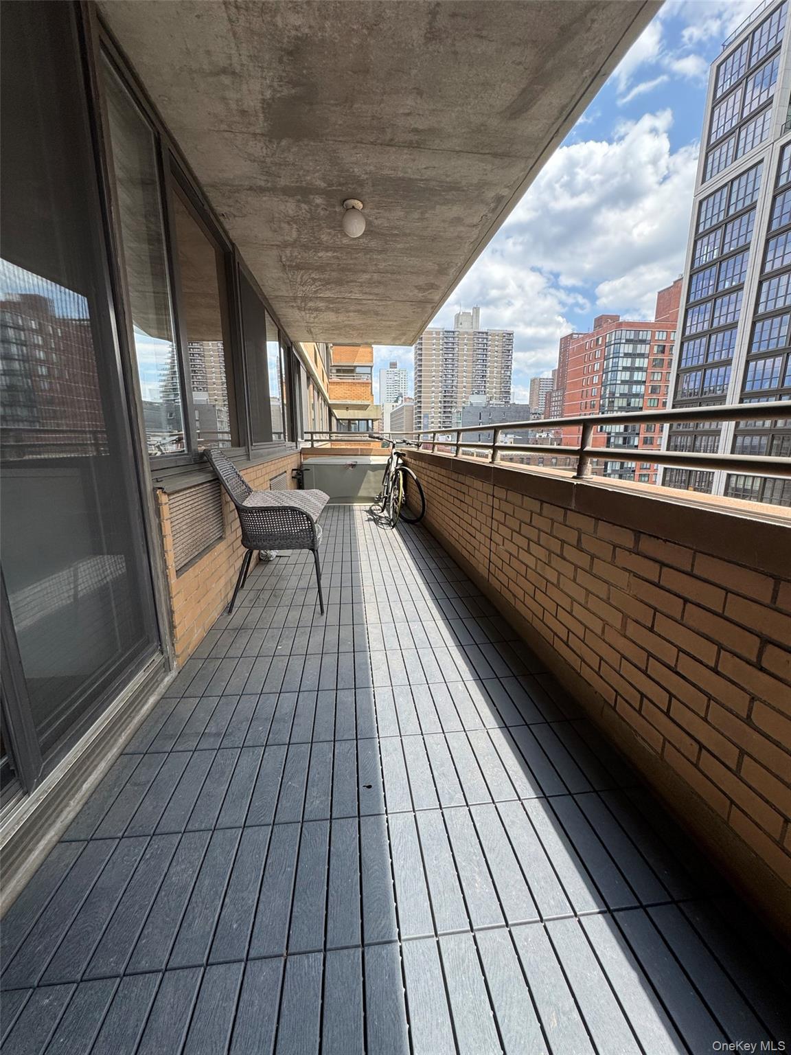 #8 photo, 275 W 96th Street, New York (Manhattan) , NY 10025