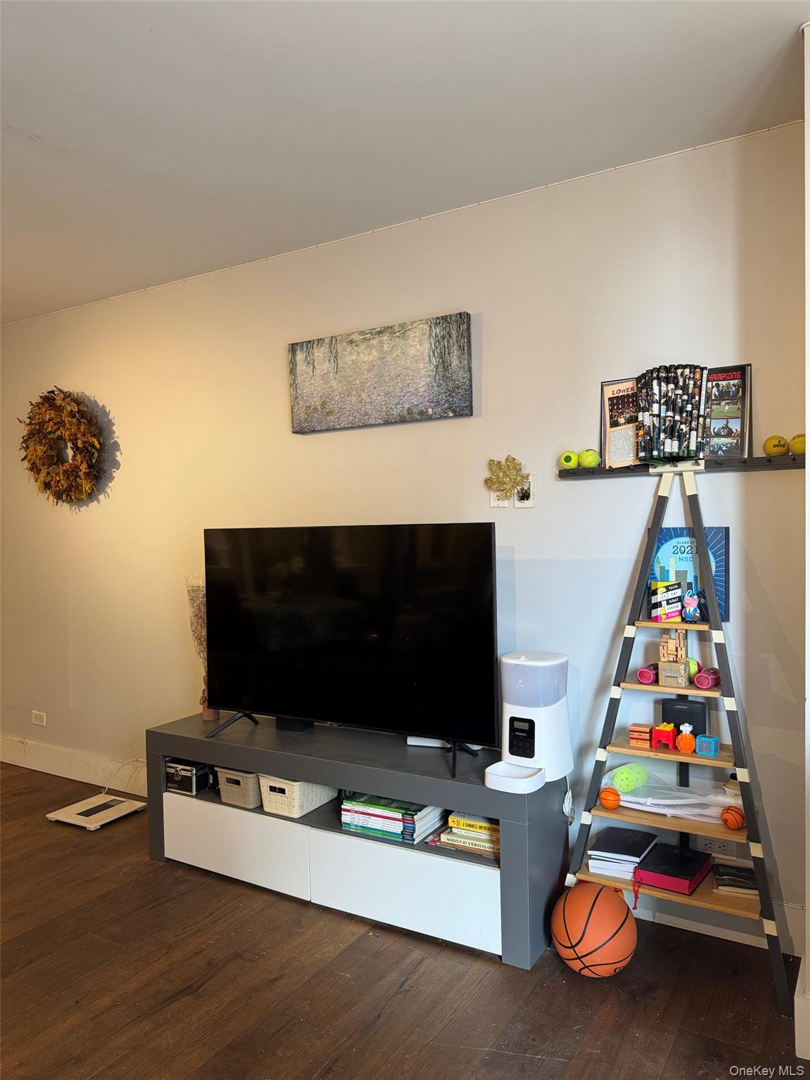 #9 photo, 275 W 96th Street, New York (Manhattan) , NY 10025