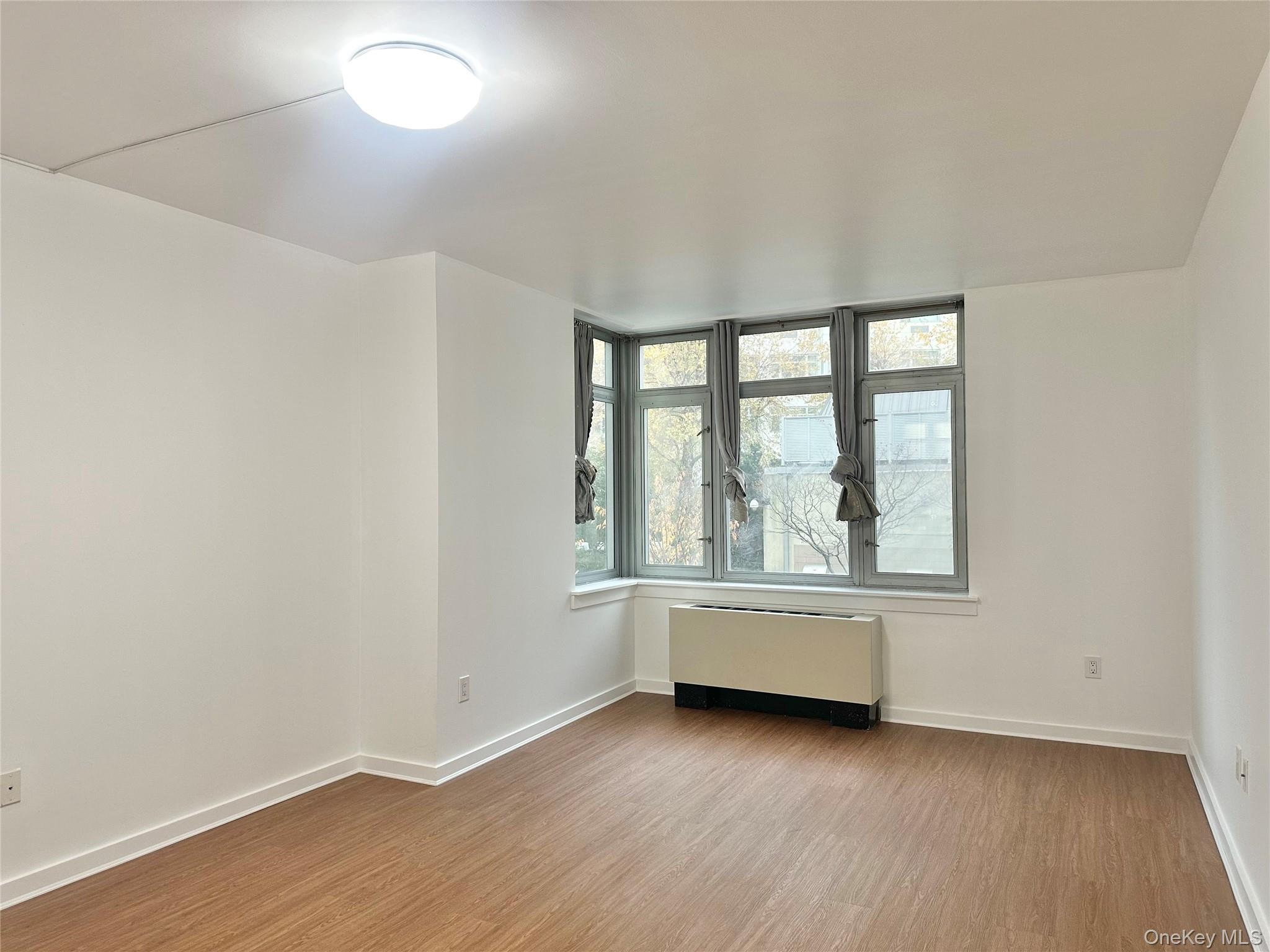 #3 photo, 40-26 College Point Blvd, Flushing , NY 11354