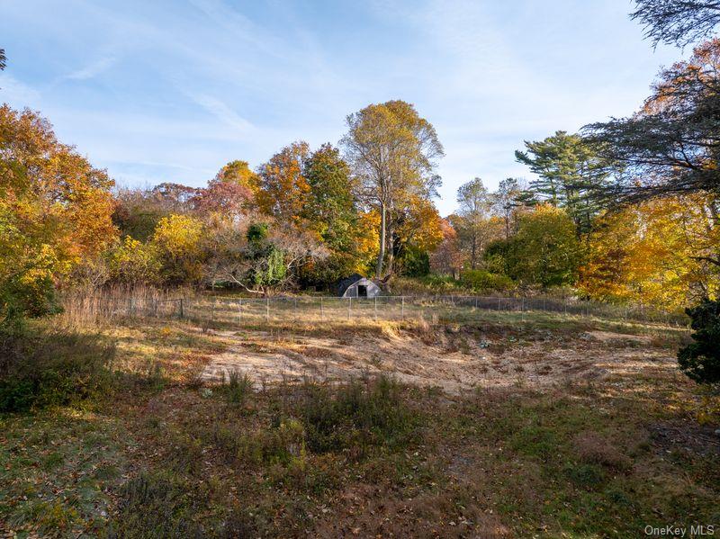 #17 photo, 81 Old Broadway Avenue, Sayville , NY 11782