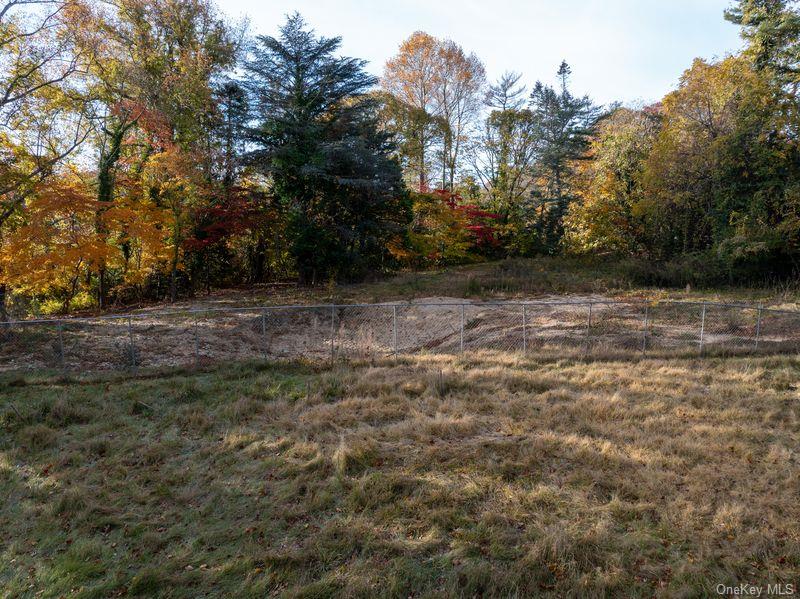 #20 photo, 81 Old Broadway Avenue, Sayville , NY 11782