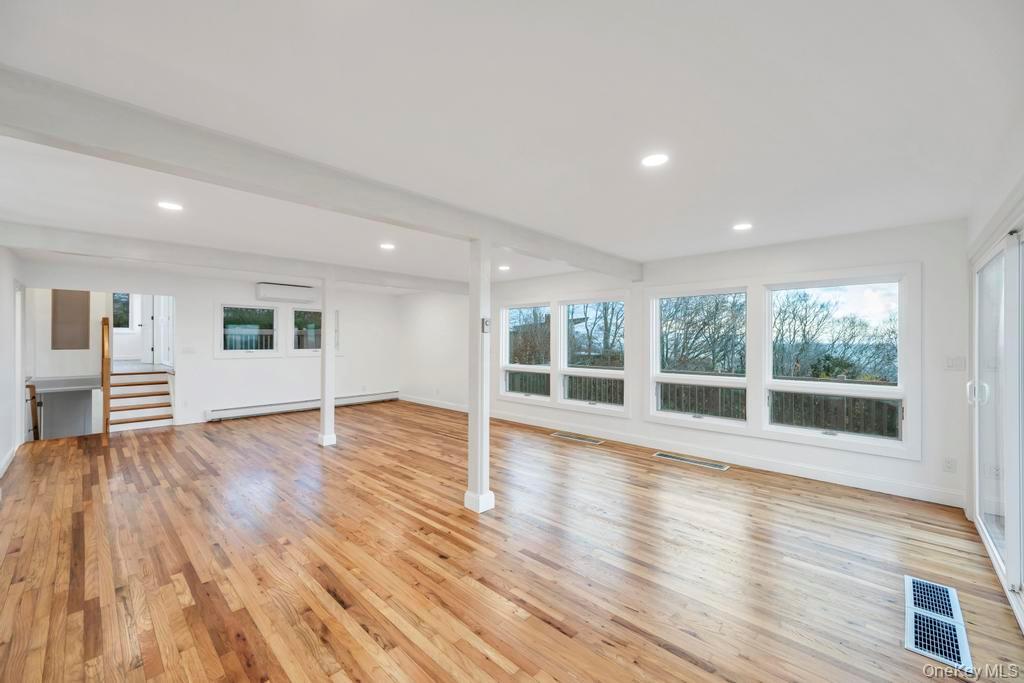 #14 photo, 2 Dolphin Way, Riverhead , NY 11901