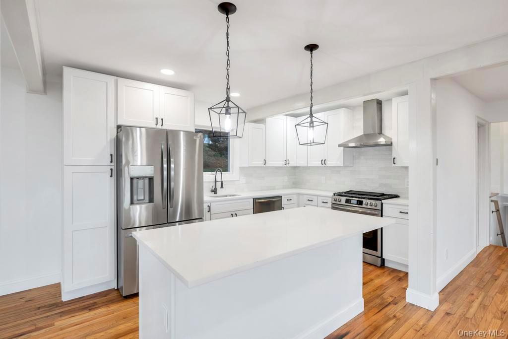 #16 photo, 2 Dolphin Way, Riverhead , NY 11901