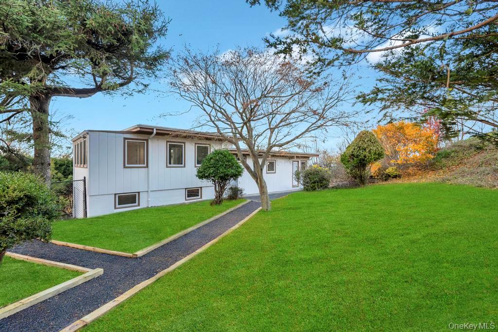 #2 photo, 2 Dolphin Way, Riverhead , NY 11901