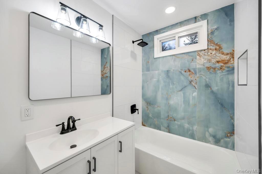 #20 photo, 2 Dolphin Way, Riverhead , NY 11901