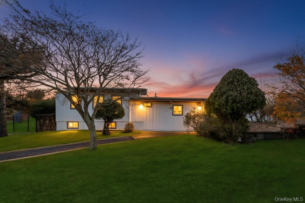 #4 photo, 2 Dolphin Way, Riverhead , NY 11901