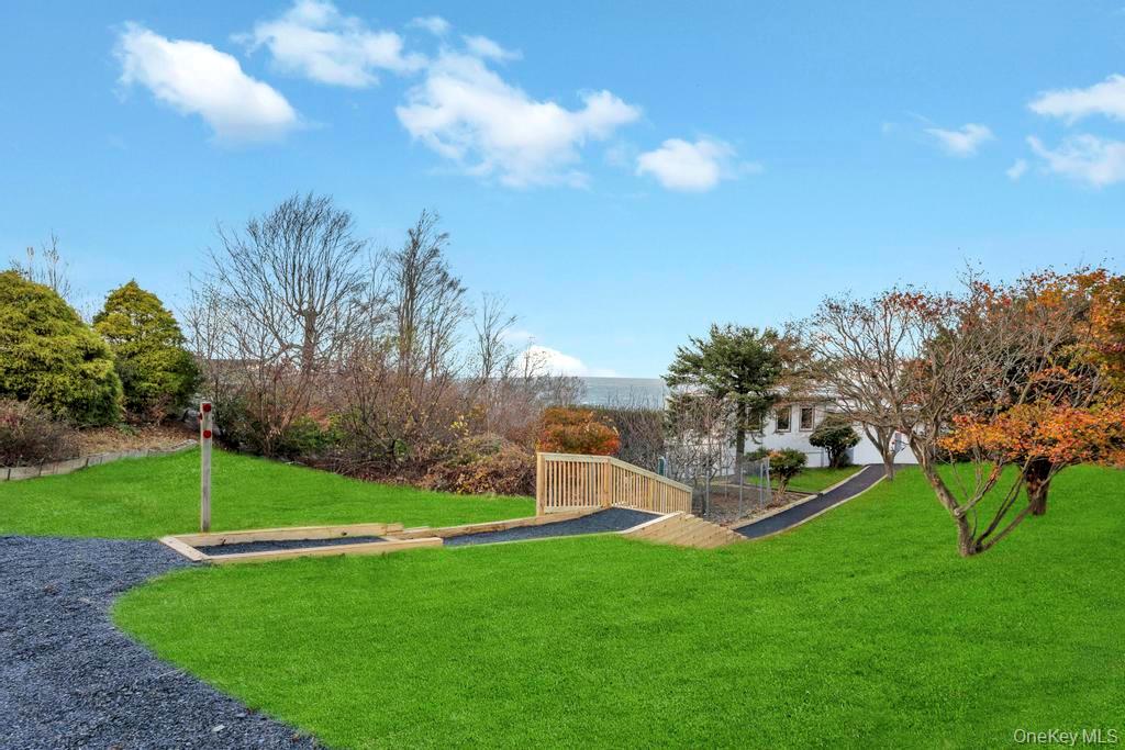 #5 photo, 2 Dolphin Way, Riverhead , NY 11901