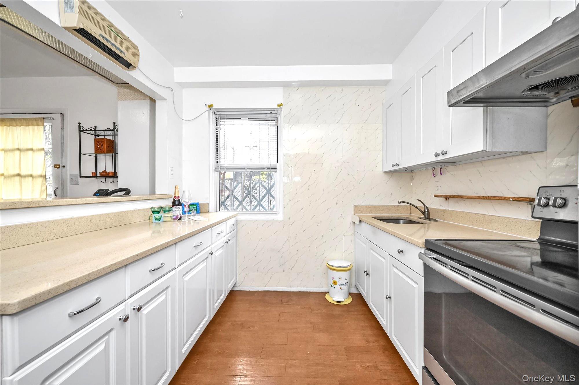 #19 photo, 210-18 23 Avenue, Bayside , NY 11360