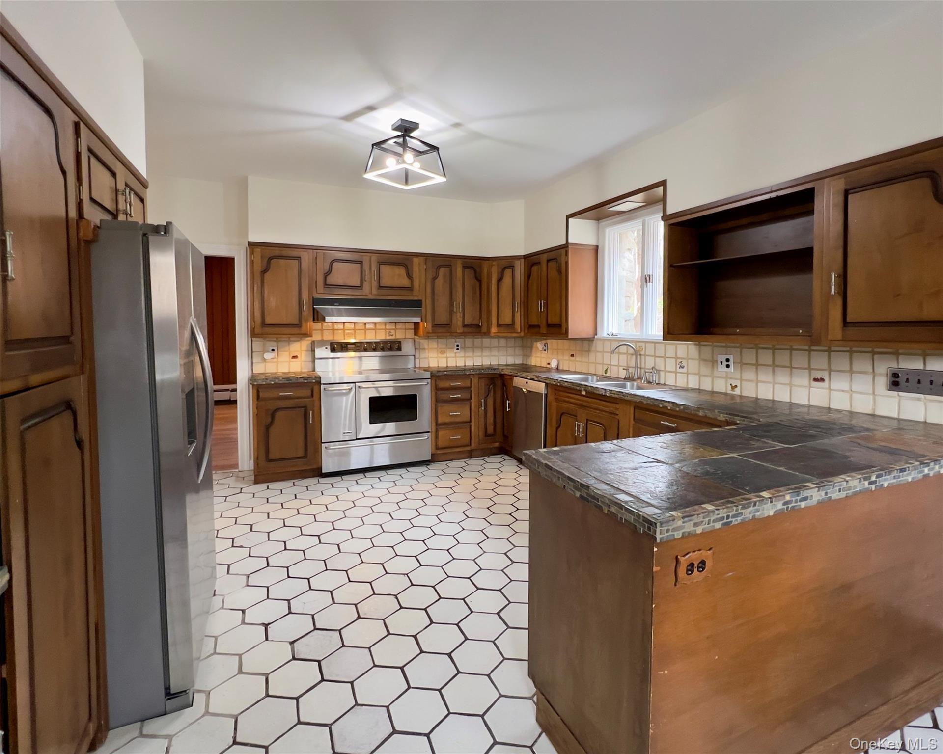 #4 photo, 85 Washington Road, Carmel , NY 10512