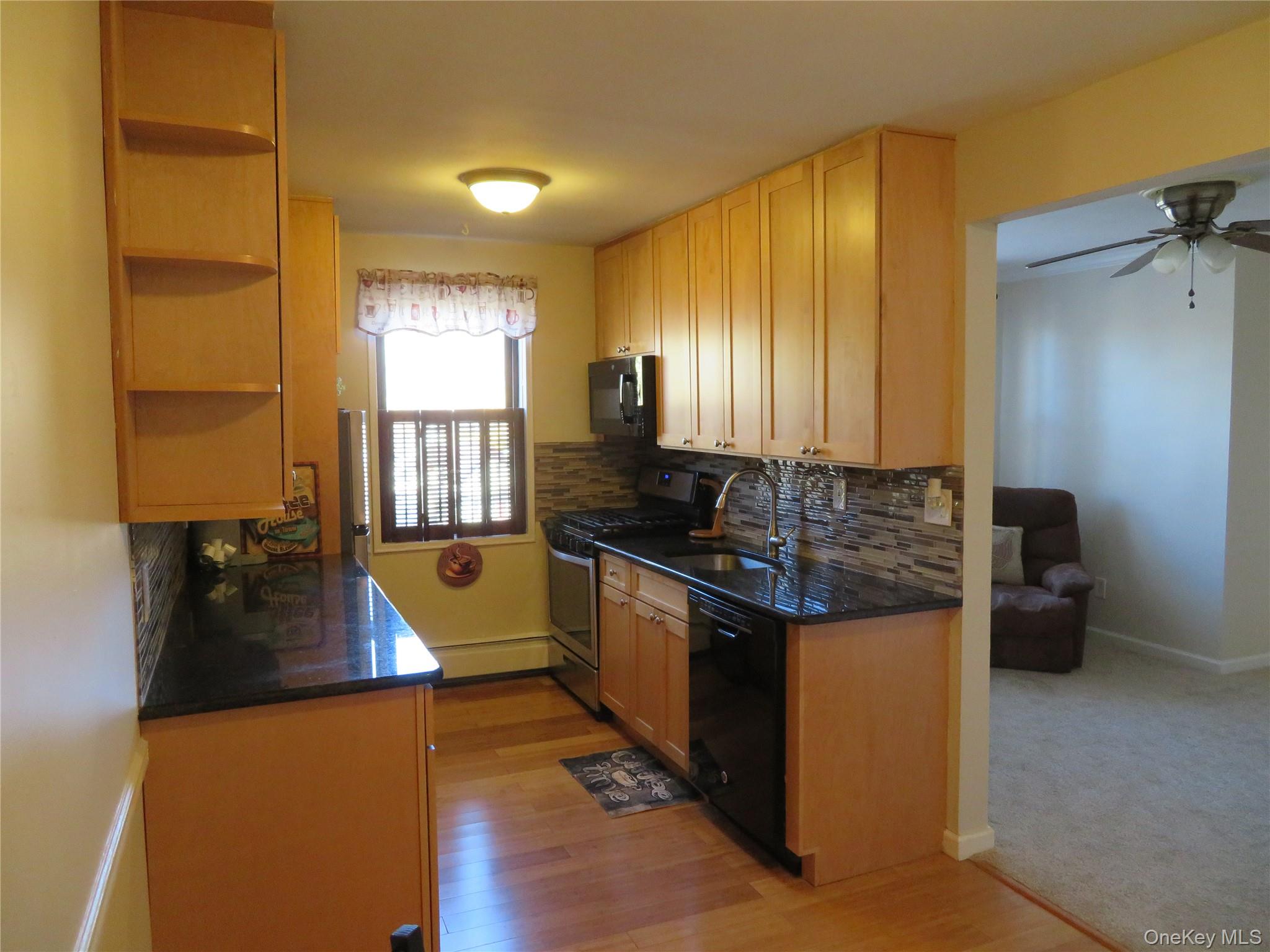 #10 photo, 5 Oakdale Manor, Suffern , NY 10901