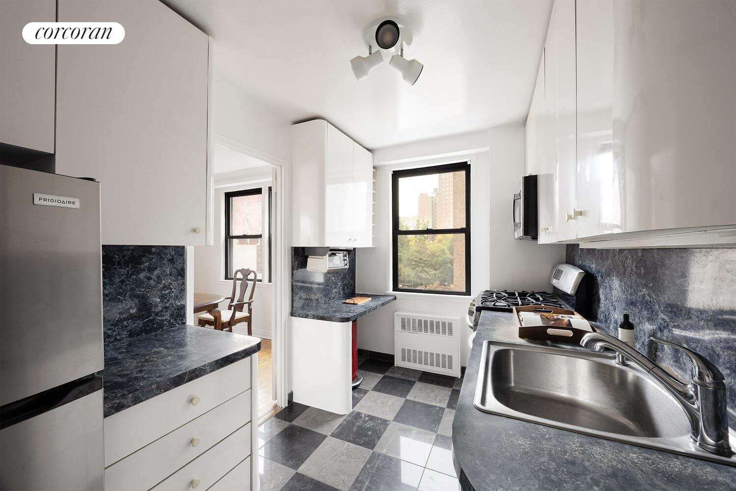 #6 photo, 201 E 21ST Street, Gramercy Park , NY 10010