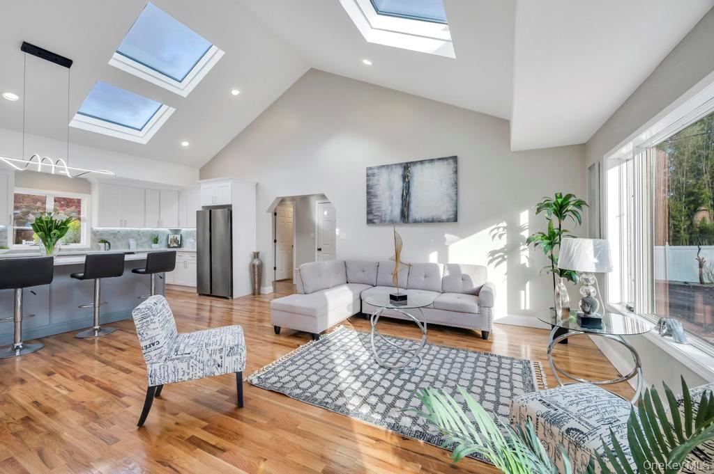 #13 photo, 100 Old Northport Road, サフォーク郡 Kings Park , NY 11754