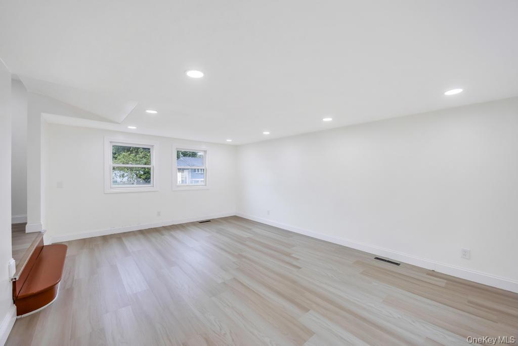 #10 photo, 148 Claywood Drive, Brentwood , NY 11717