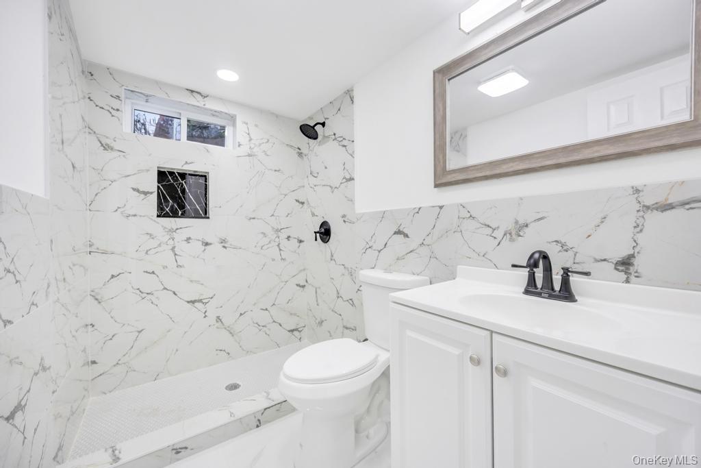 #15 photo, 148 Claywood Drive, Brentwood , NY 11717