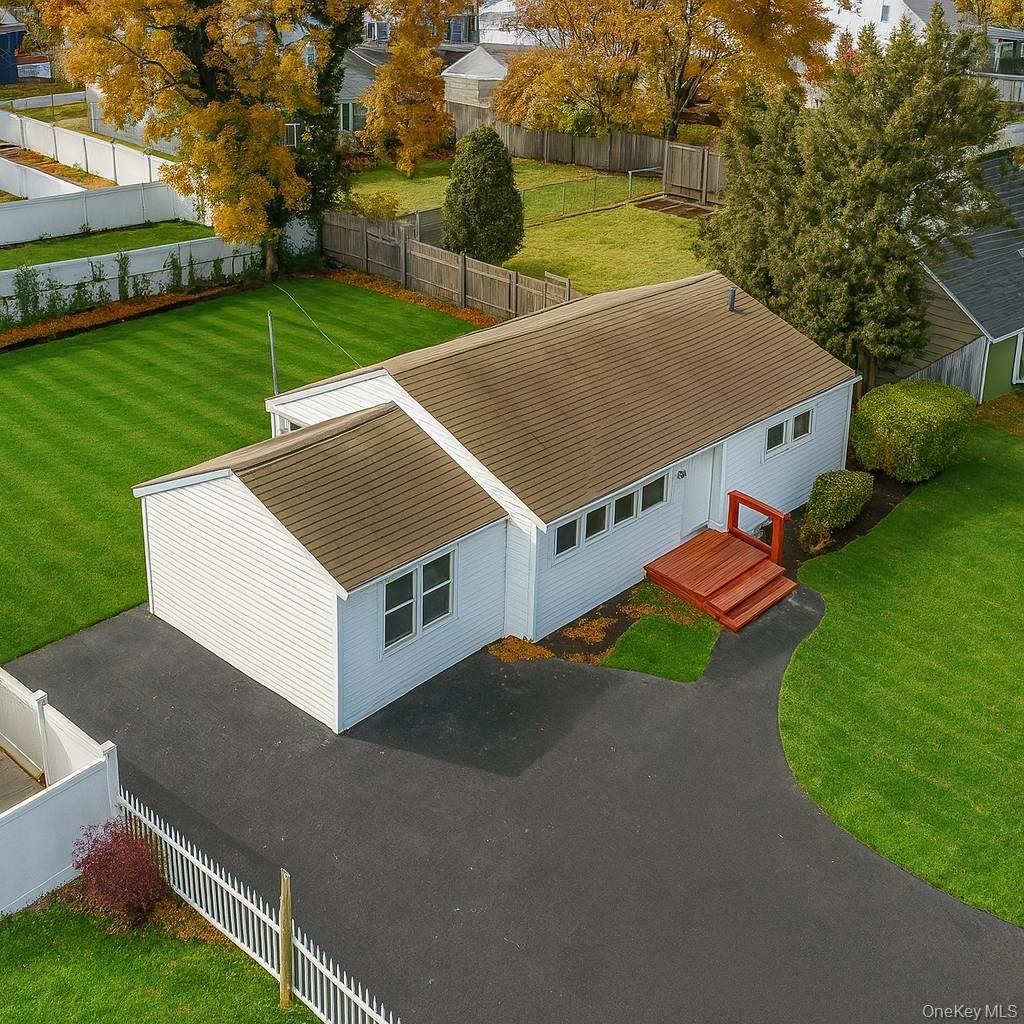 #2 photo, 148 Claywood Drive, Brentwood , NY 11717