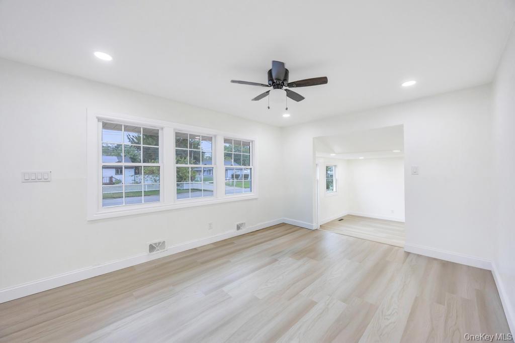 #4 photo, 148 Claywood Drive, Brentwood , NY 11717