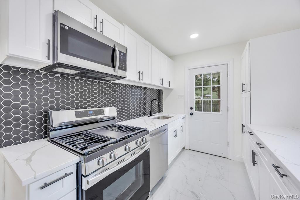 #5 photo, 148 Claywood Drive, Brentwood , NY 11717