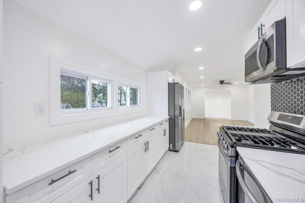 #8 photo, 148 Claywood Drive, Brentwood , NY 11717