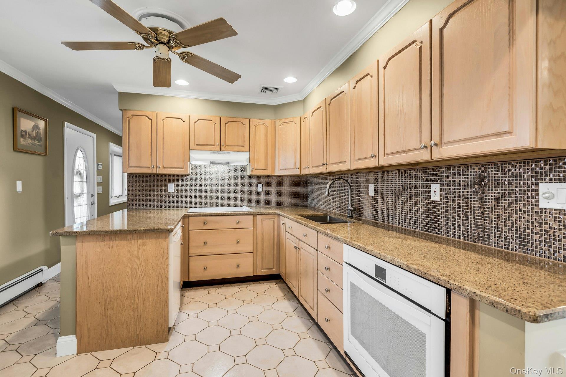 #8 photo, 94 Pequot Lane, East Islip , NY 11730