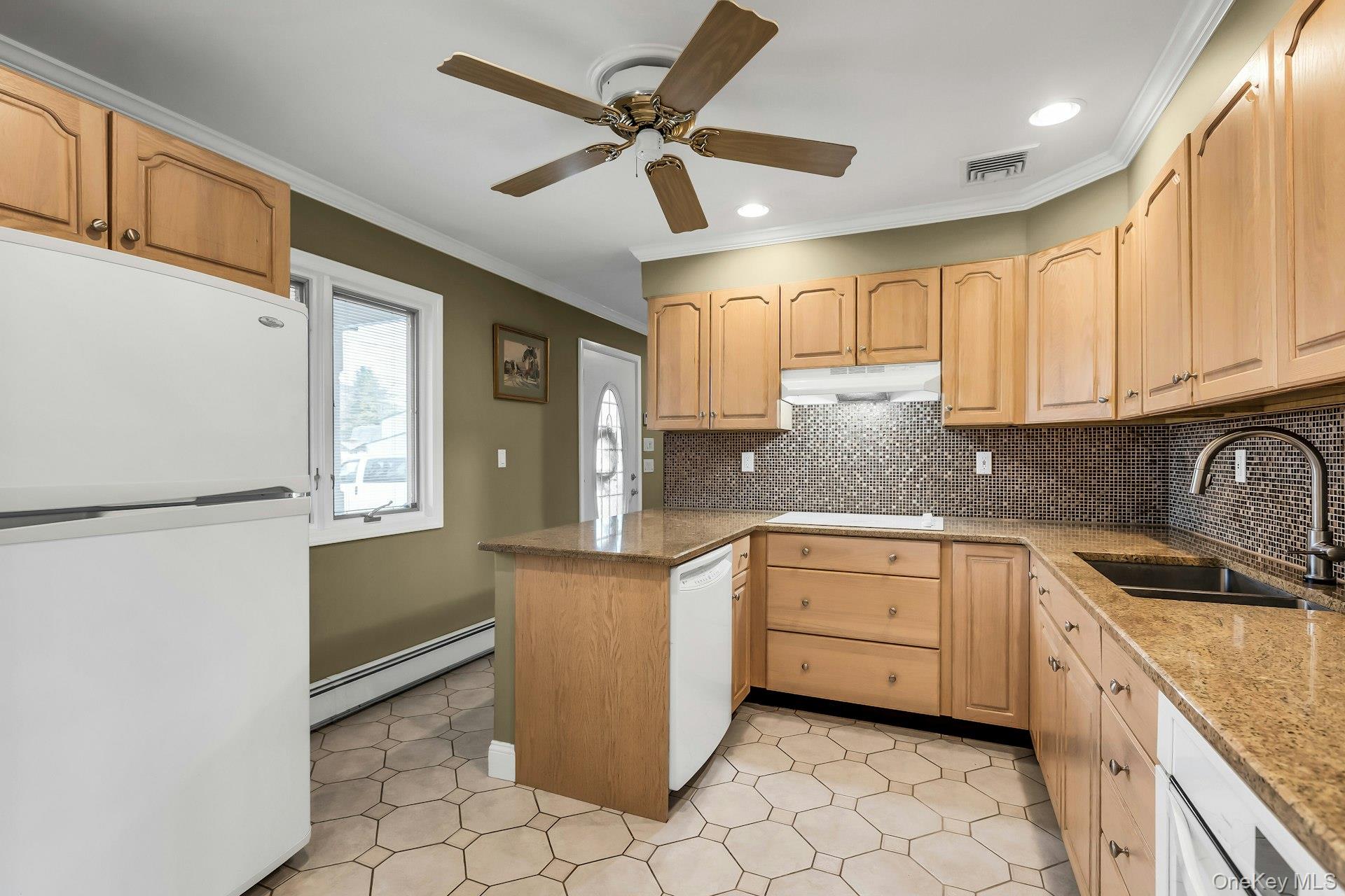 #9 photo, 94 Pequot Lane, East Islip , NY 11730