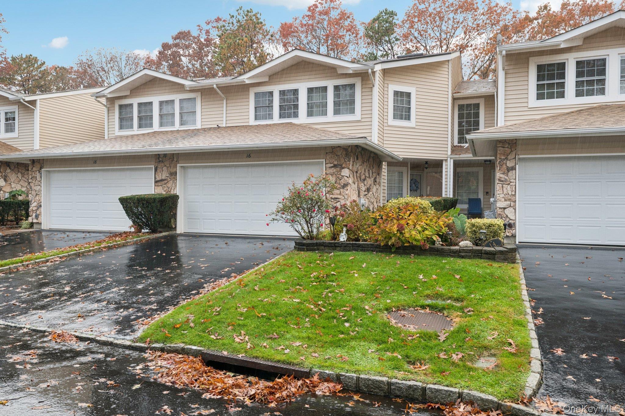 #2 photo, 16 Hampshire Court, サフォーク郡 Holbrook , NY 11741