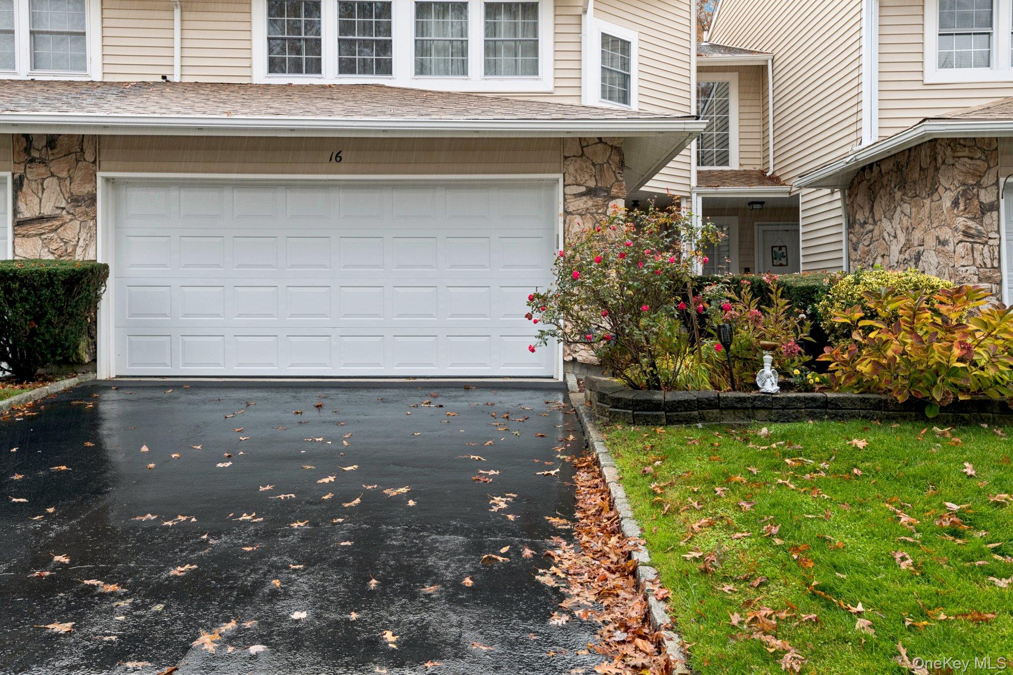 #3 photo, 16 Hampshire Court, サフォーク郡 Holbrook , NY 11741