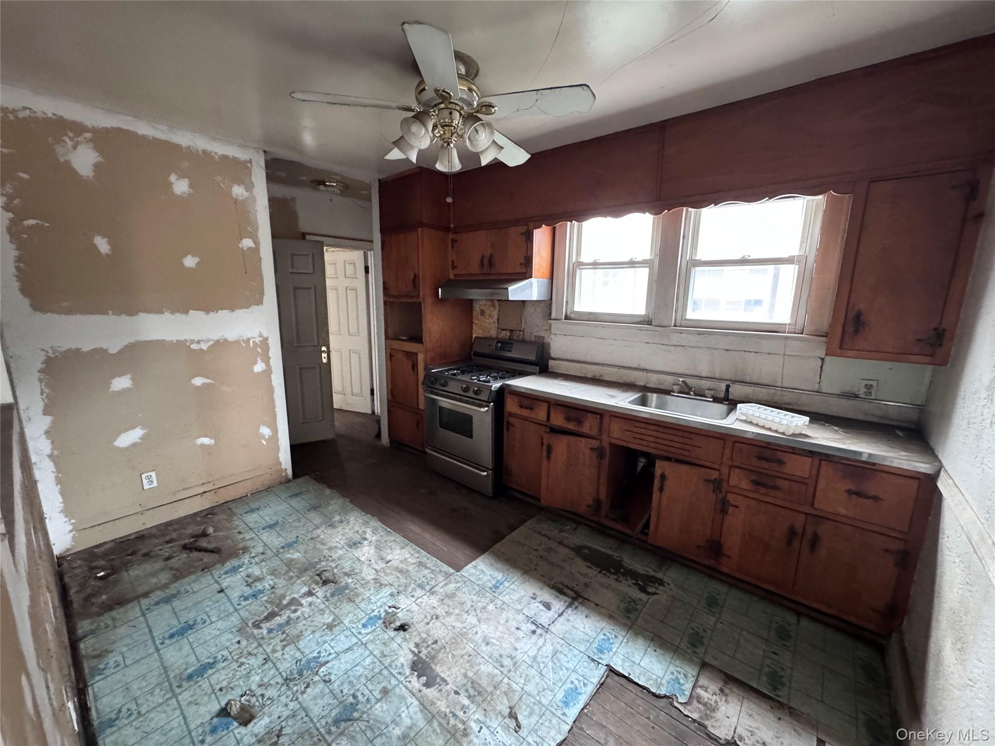 #5 photo, 28 Cammerer Avenue, East Rockaway , NY 11518