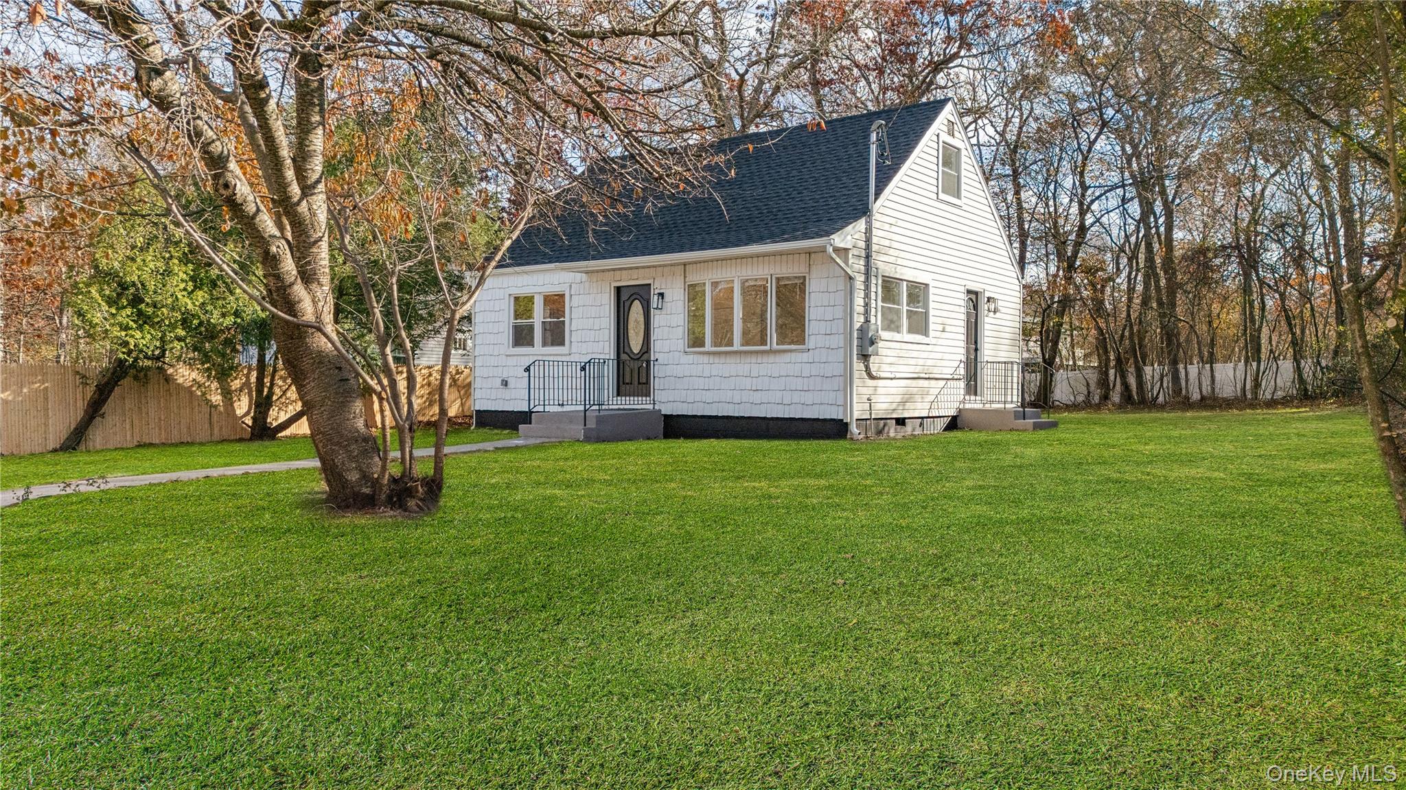 #3 photo, 78 Carr Ln, サフォーク郡 Coram , NY 11727