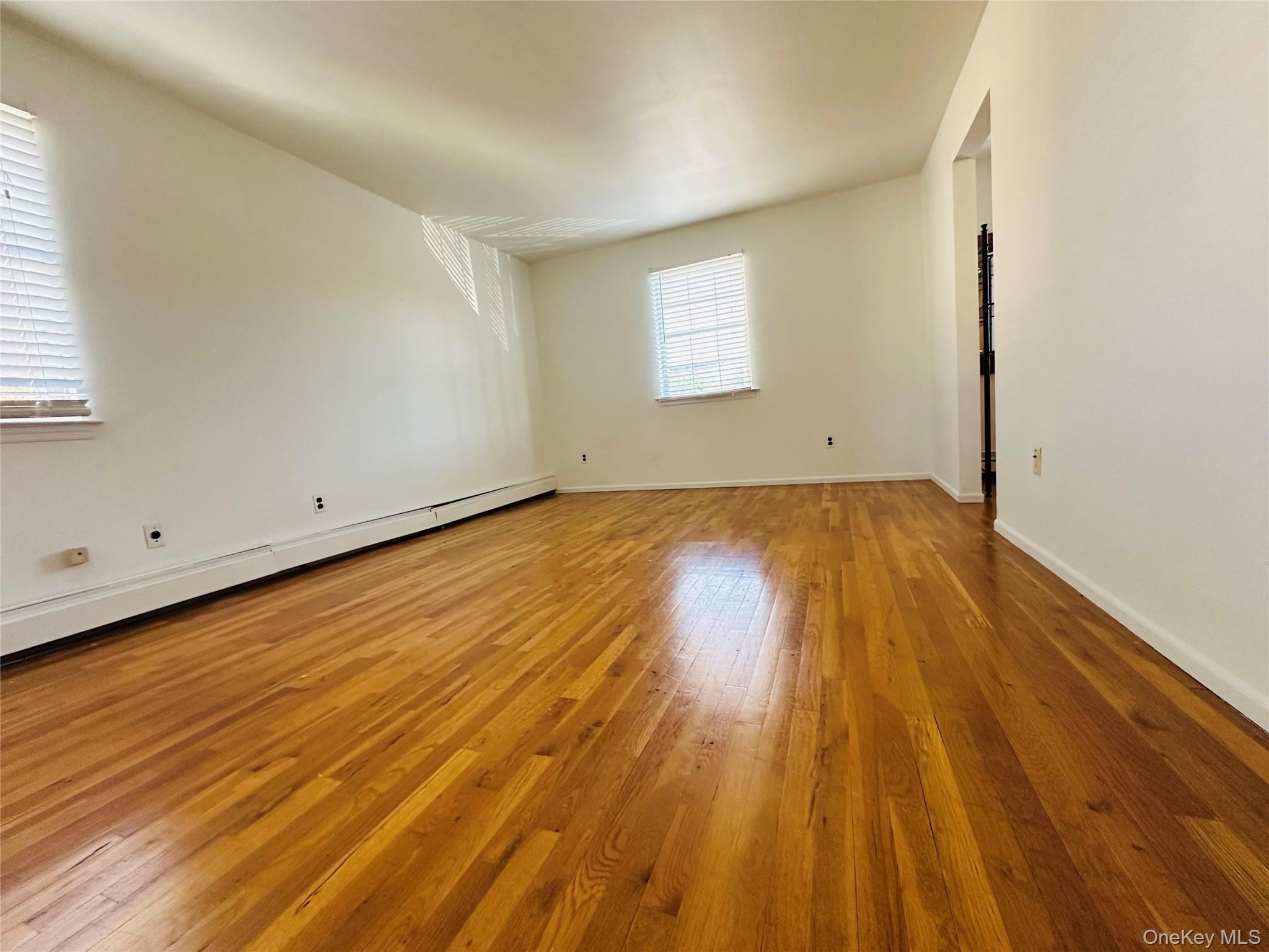 #16 photo, 176 A Jackson Avenue, Syosset , NY 11791