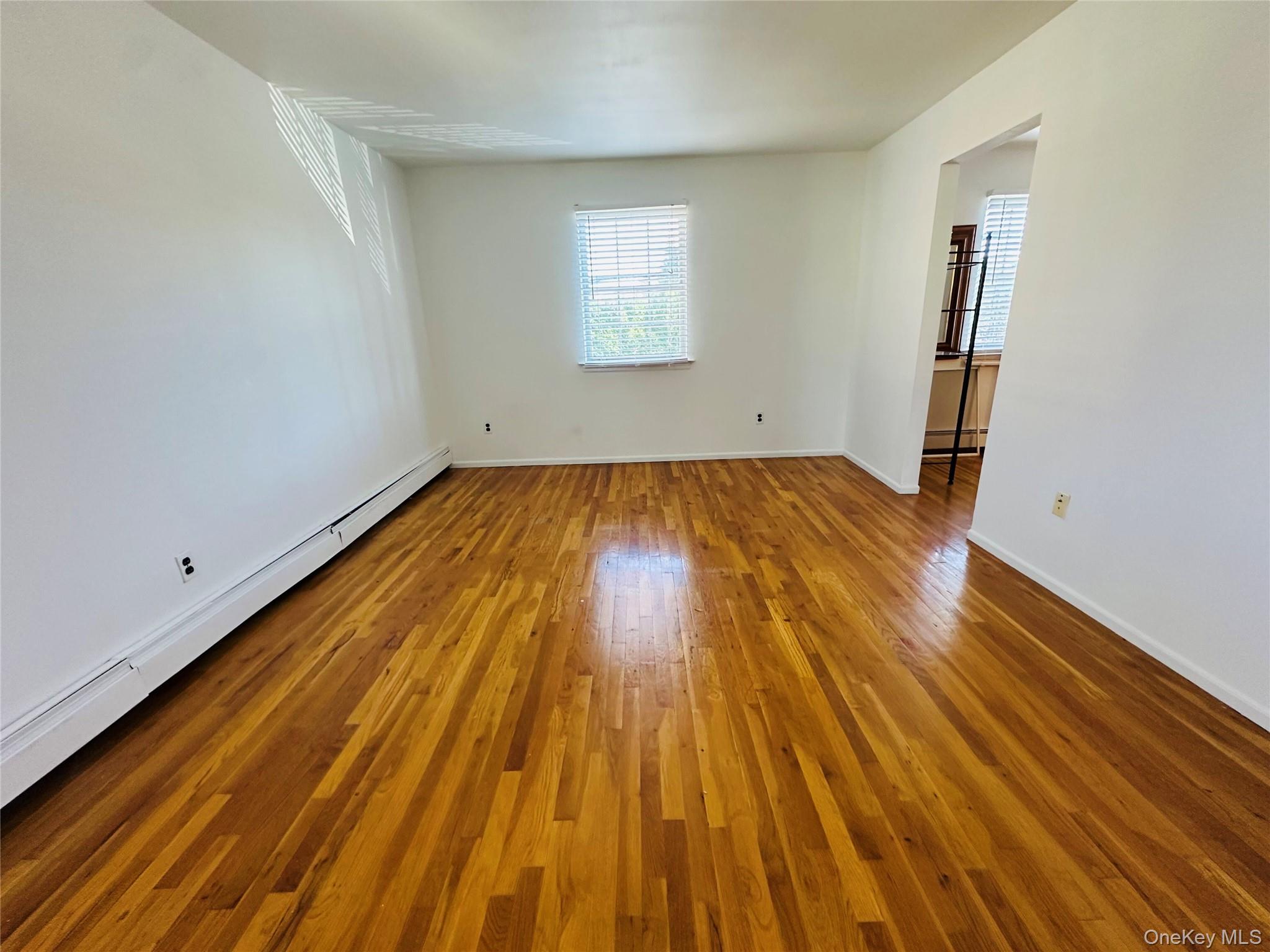 #17 photo, 176 A Jackson Avenue, Syosset , NY 11791