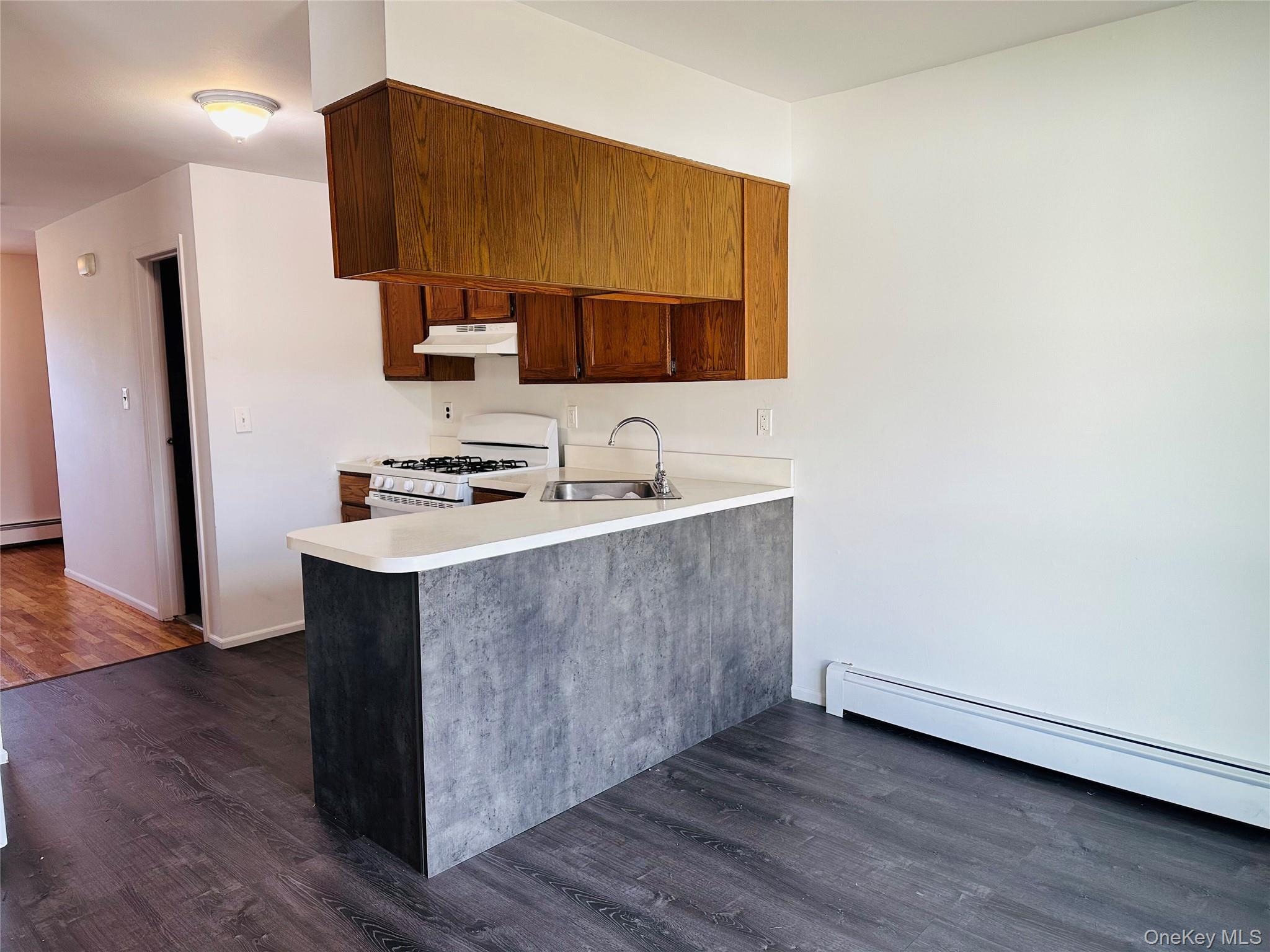 #5 photo, 176 A Jackson Avenue, Syosset , NY 11791