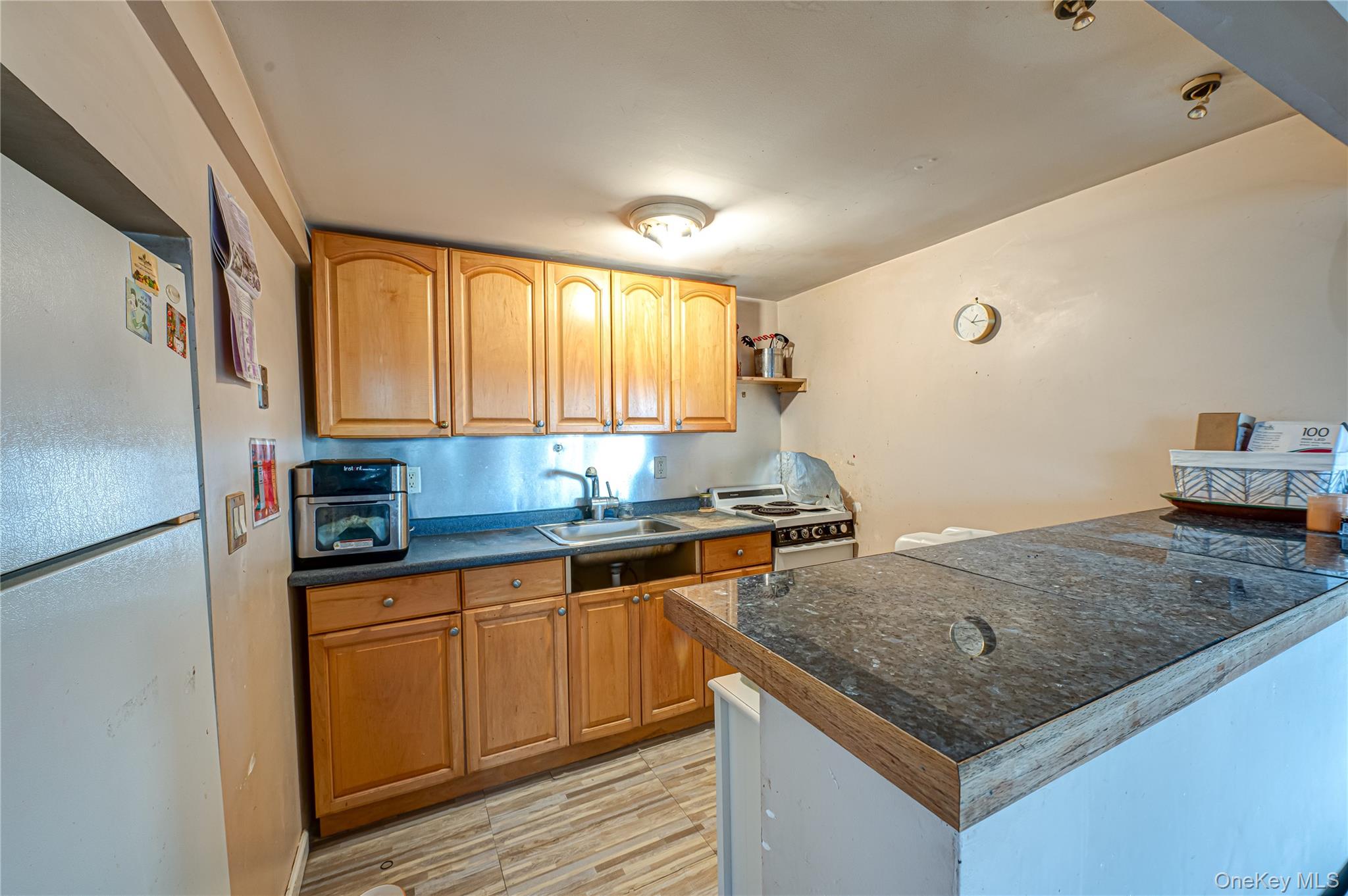 #17 photo, 37 Bay Avenue, Huntington , NY 11743