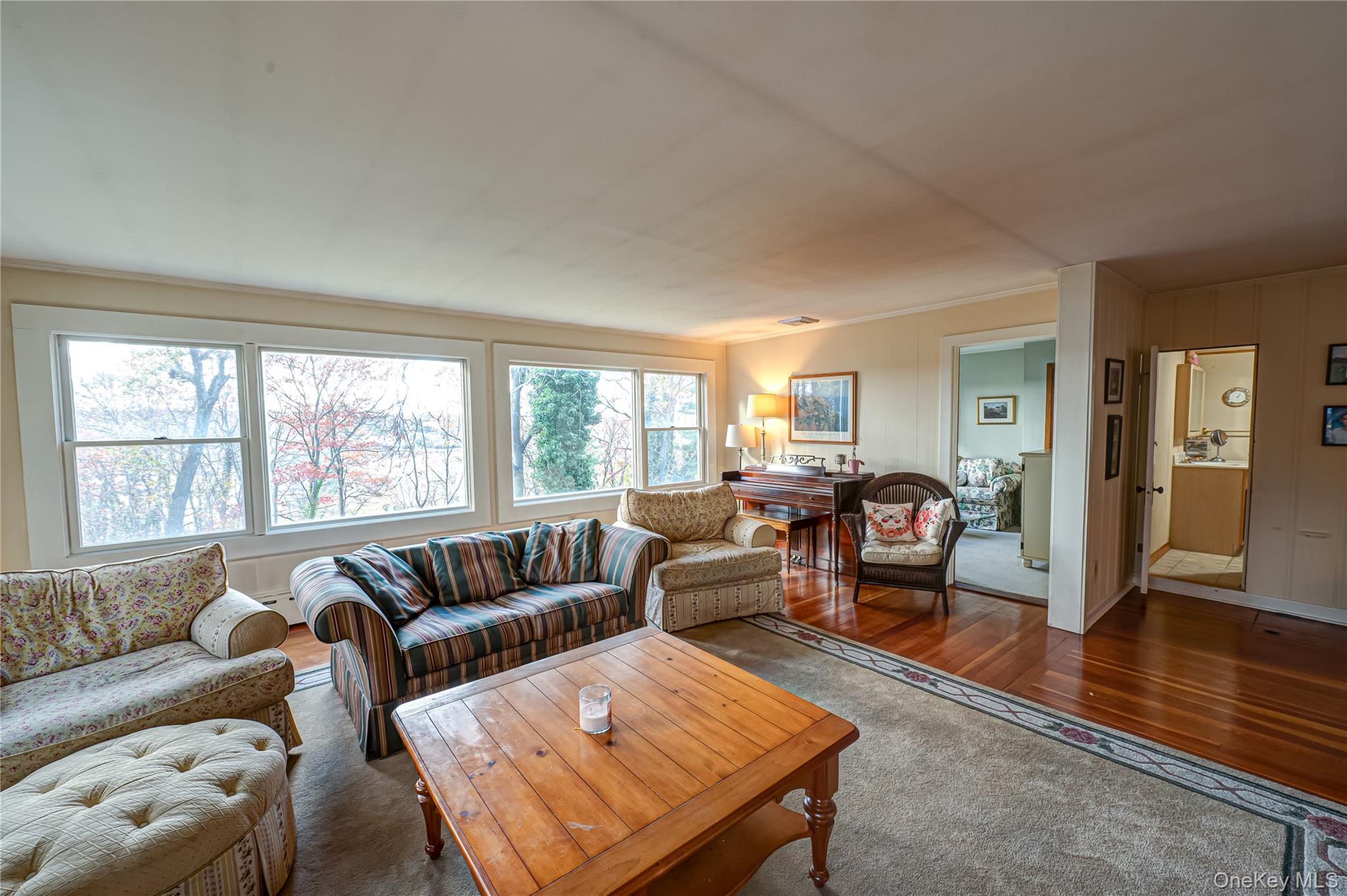 #4 photo, 37 Bay Avenue, Huntington , NY 11743