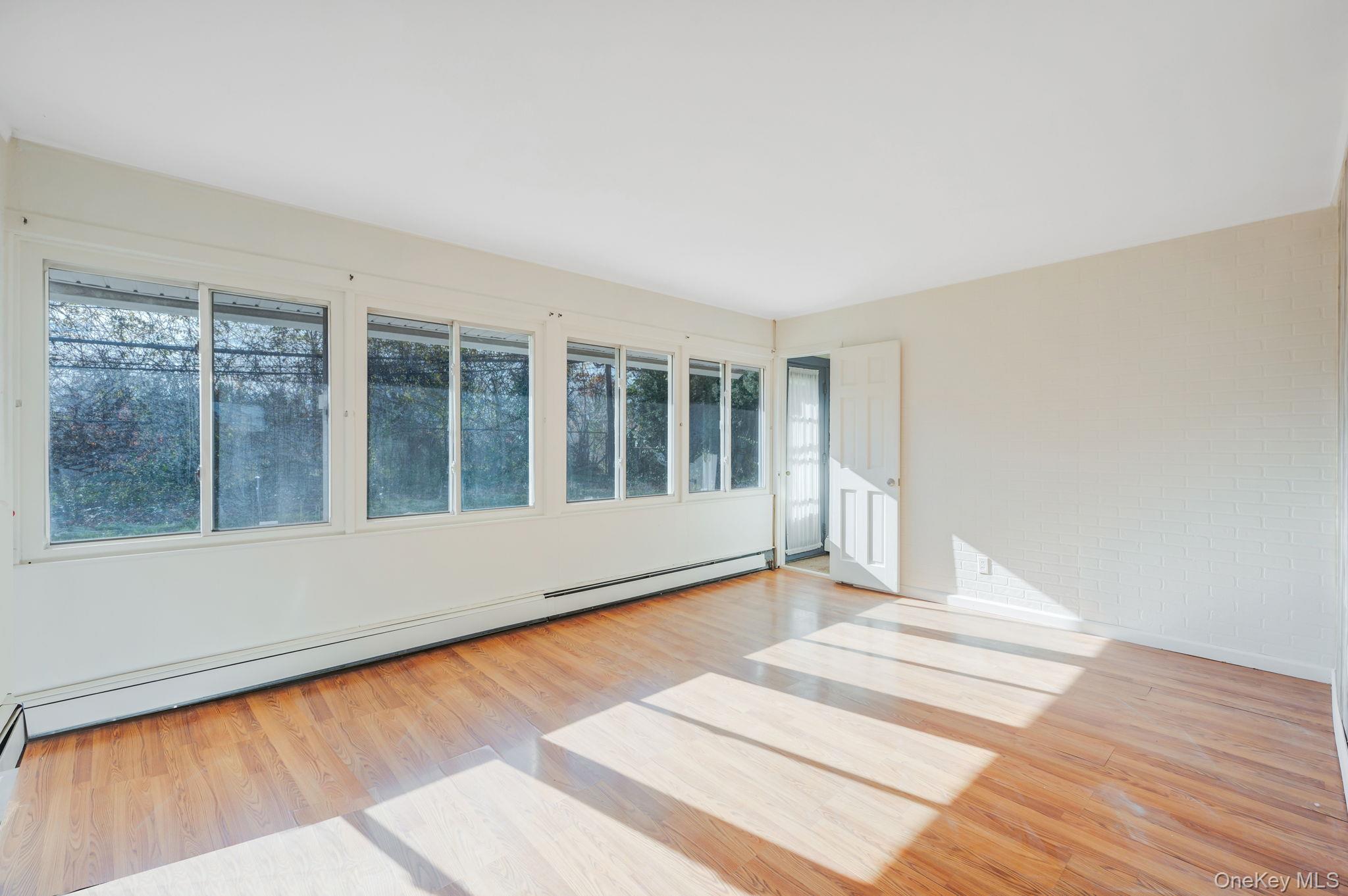 #10 photo, 231 Blacksmith Road, Levittown , NY 11756