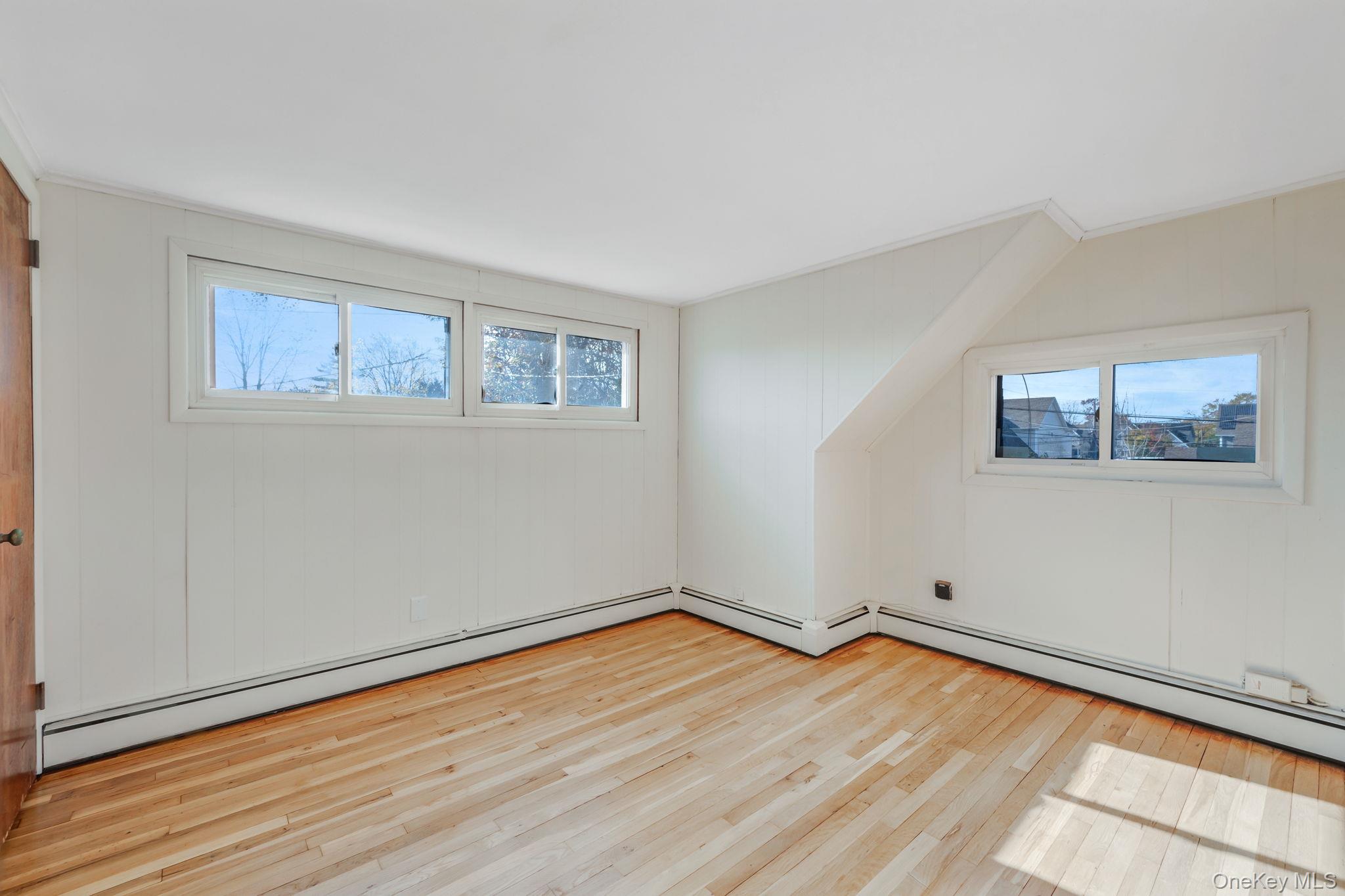 #11 photo, 231 Blacksmith Road, Levittown , NY 11756