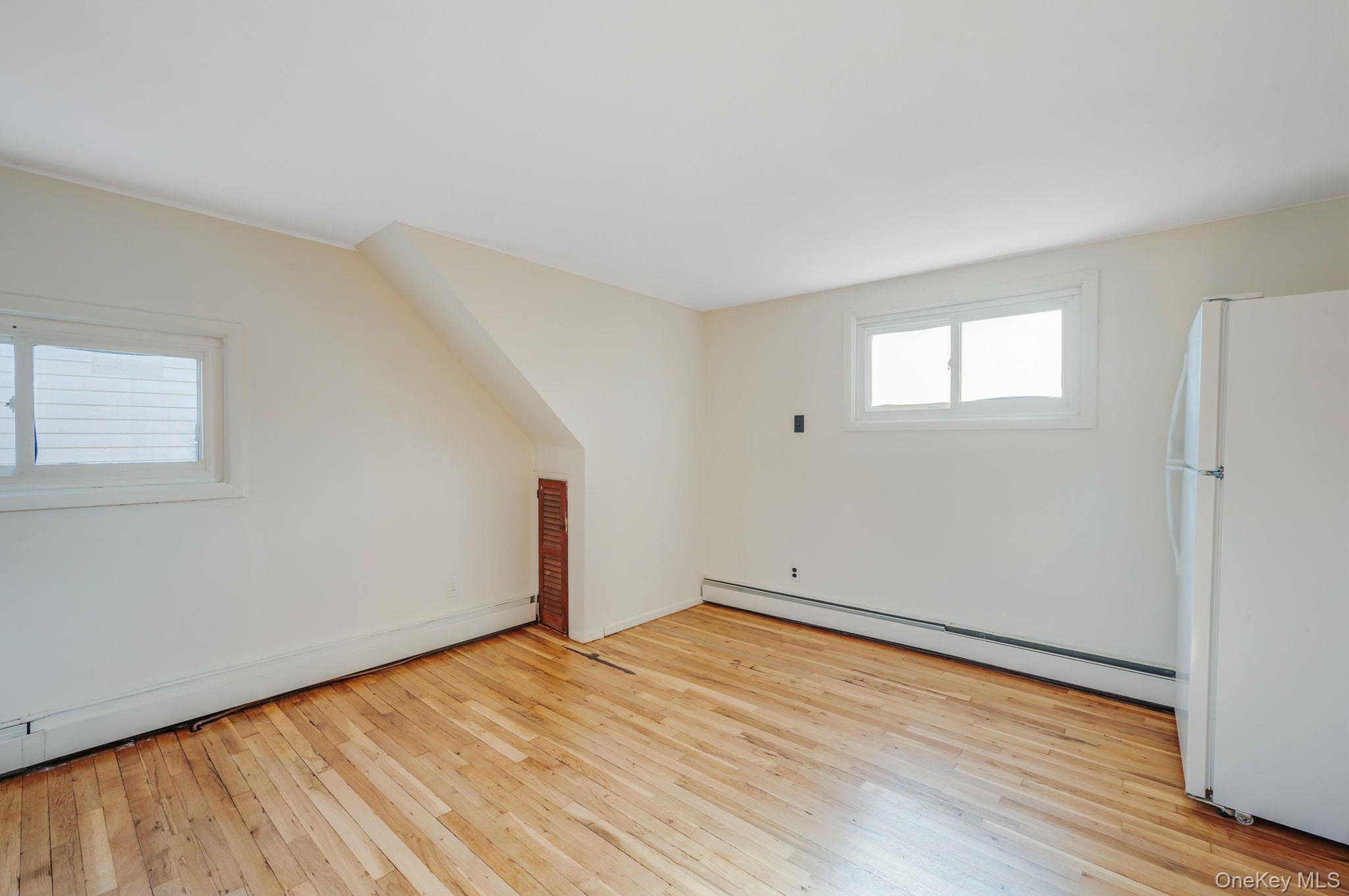 #15 photo, 231 Blacksmith Road, Levittown , NY 11756