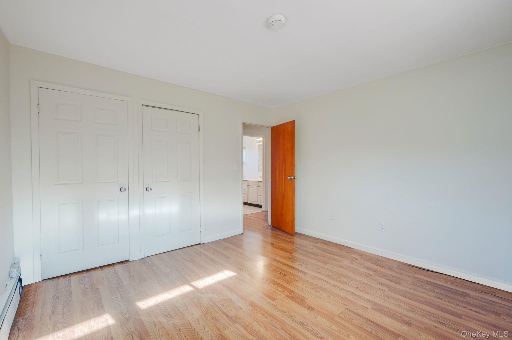 #19 photo, 231 Blacksmith Road, Levittown , NY 11756