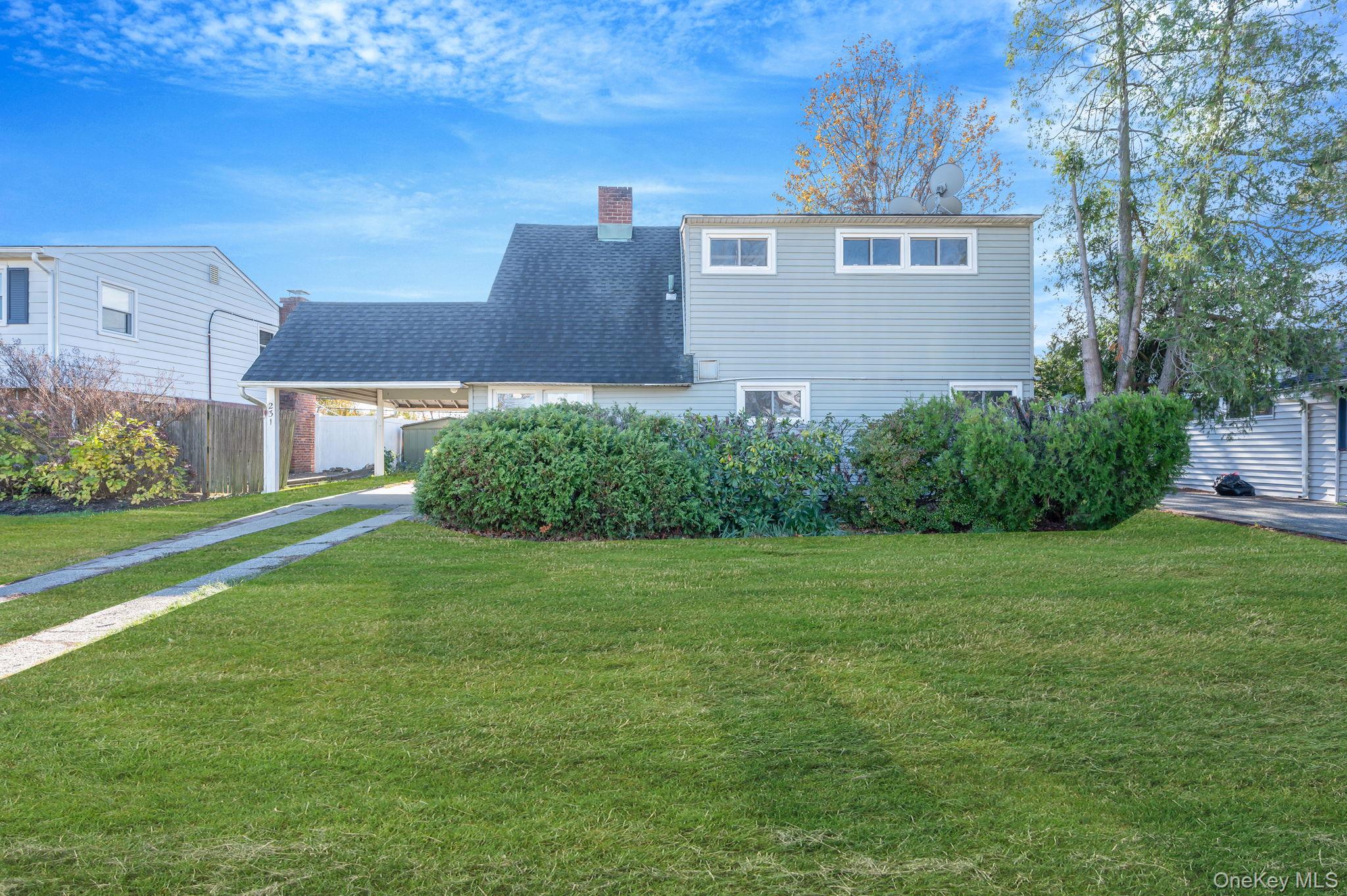 #2 photo, 231 Blacksmith Road, Levittown , NY 11756