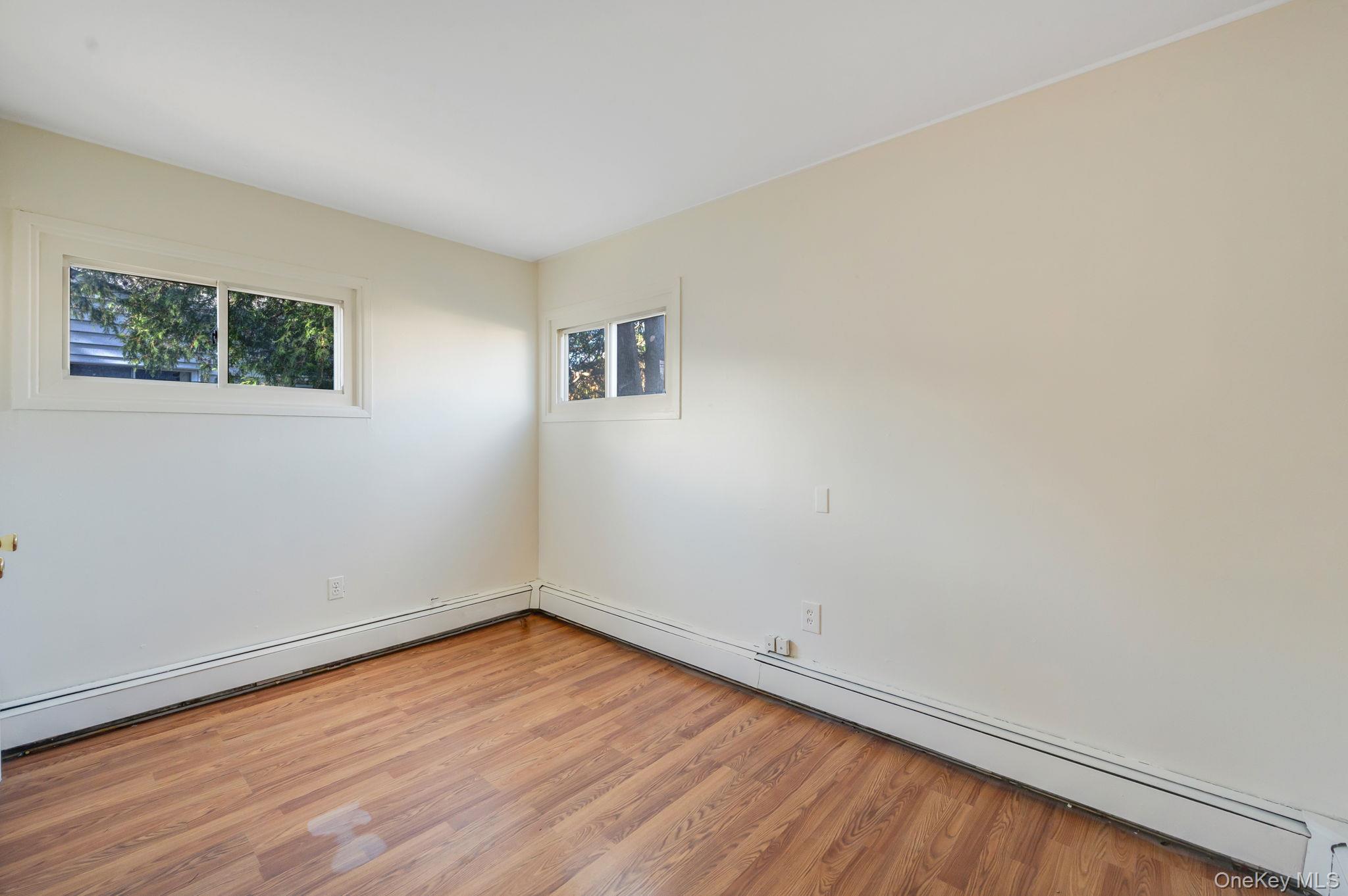 #20 photo, 231 Blacksmith Road, Levittown , NY 11756