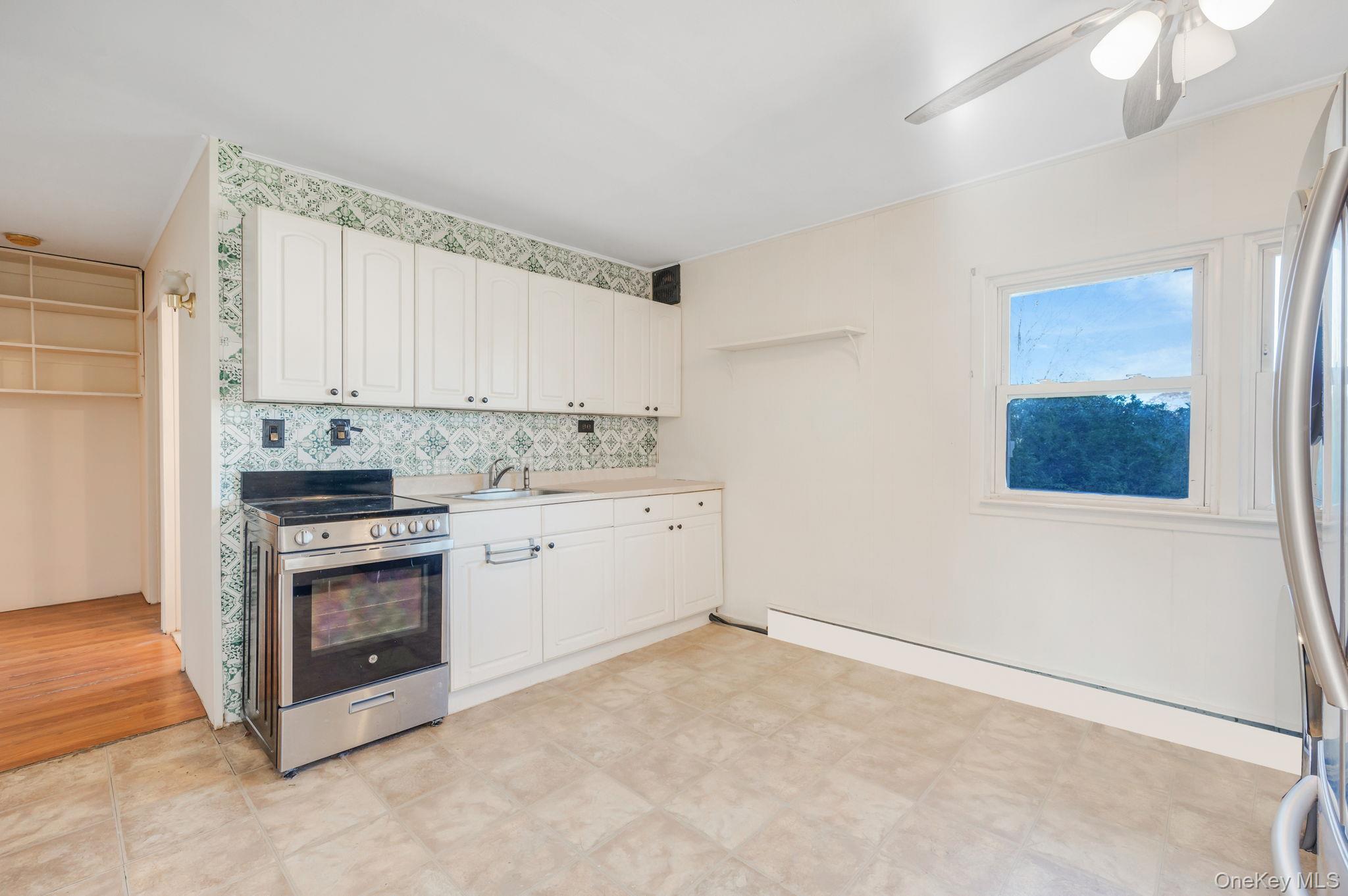 #5 photo, 231 Blacksmith Road, Levittown , NY 11756