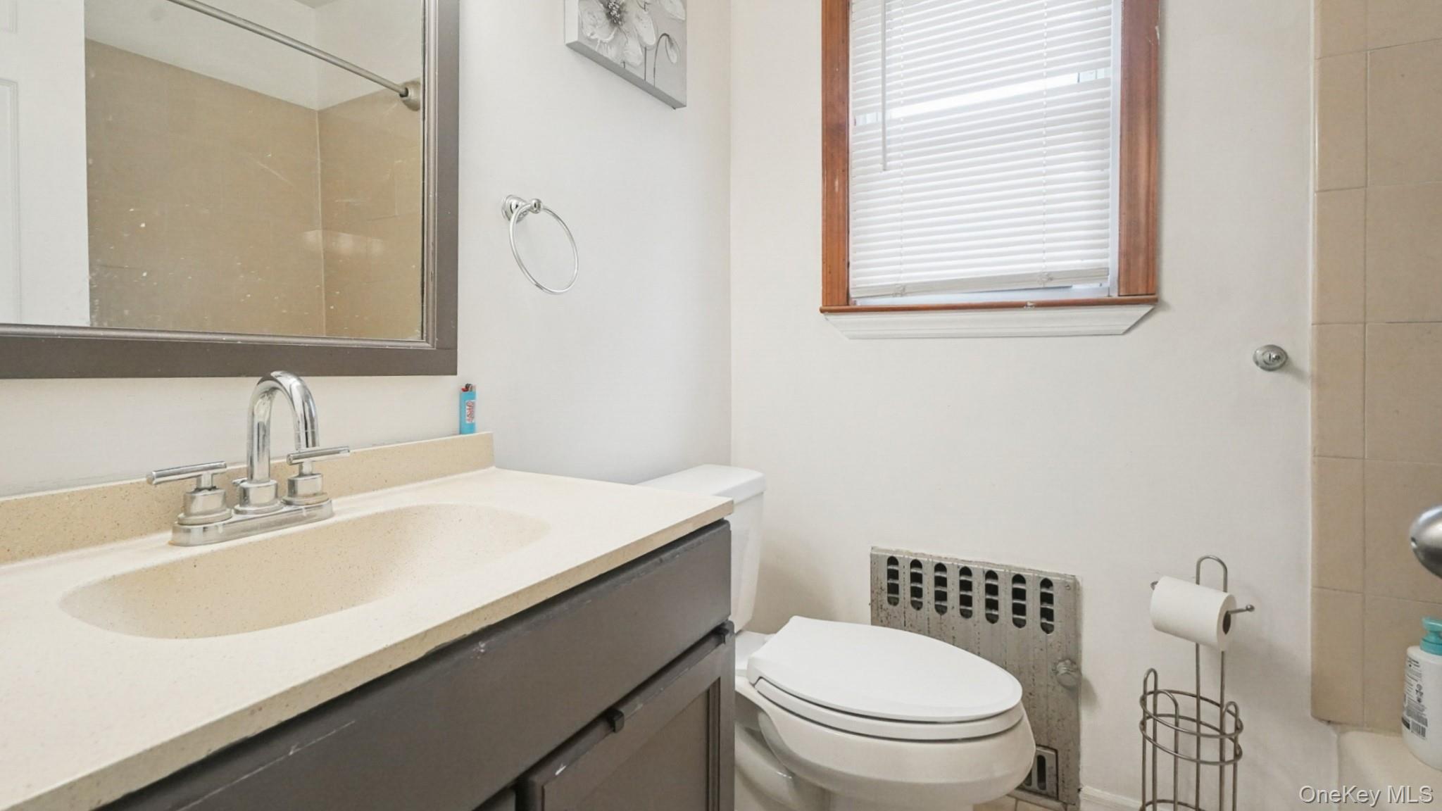 #10 photo, 150 Pennsylvania Avenue, Roosevelt , NY 11575