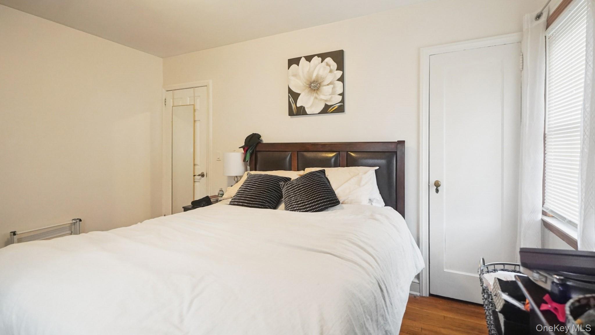 #7 photo, 150 Pennsylvania Avenue, Roosevelt , NY 11575