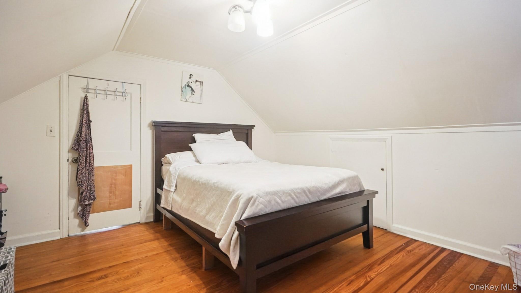 #9 photo, 150 Pennsylvania Avenue, Roosevelt , NY 11575