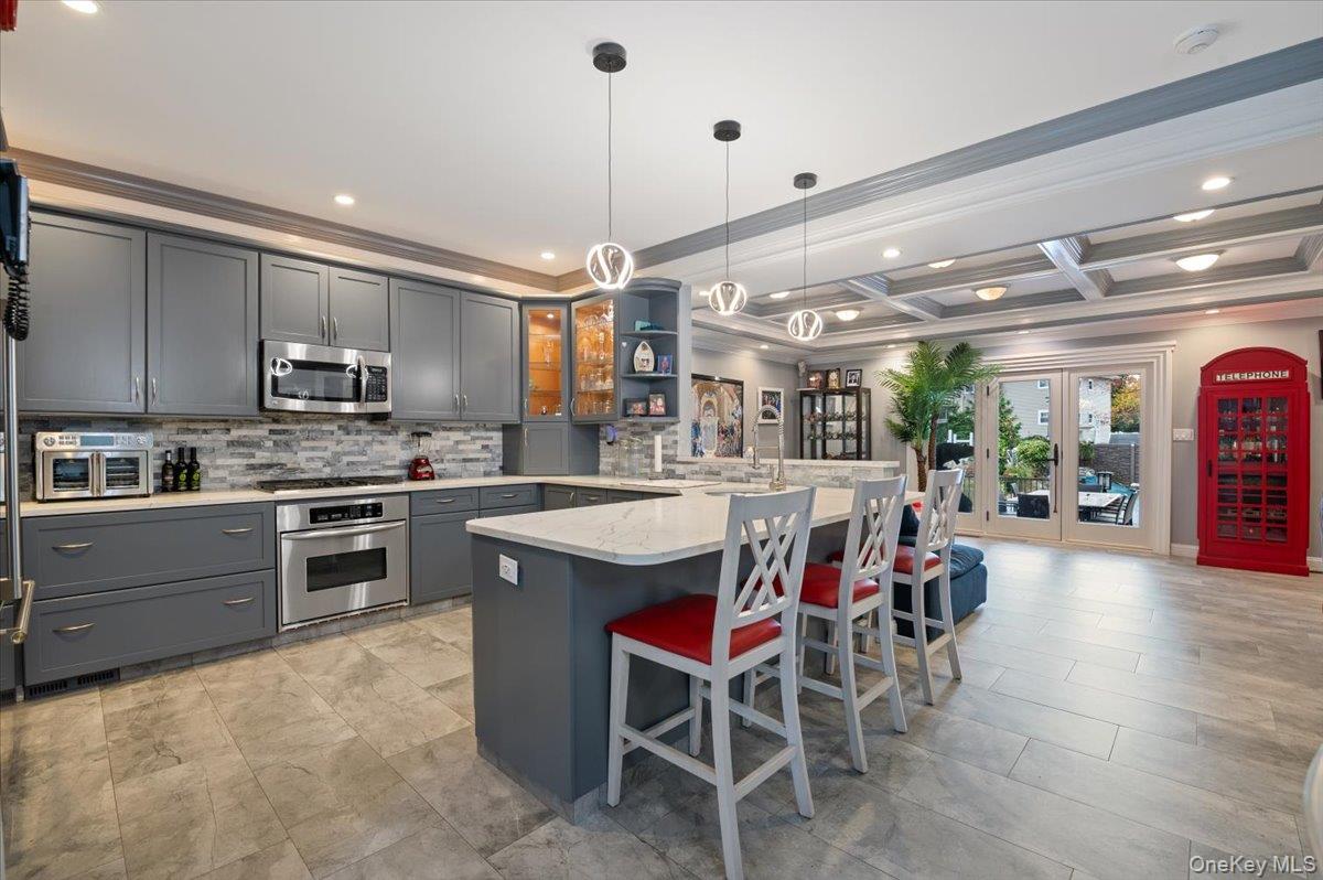 #15 photo, 1650 Bridge Street, Merrick , NY 11566