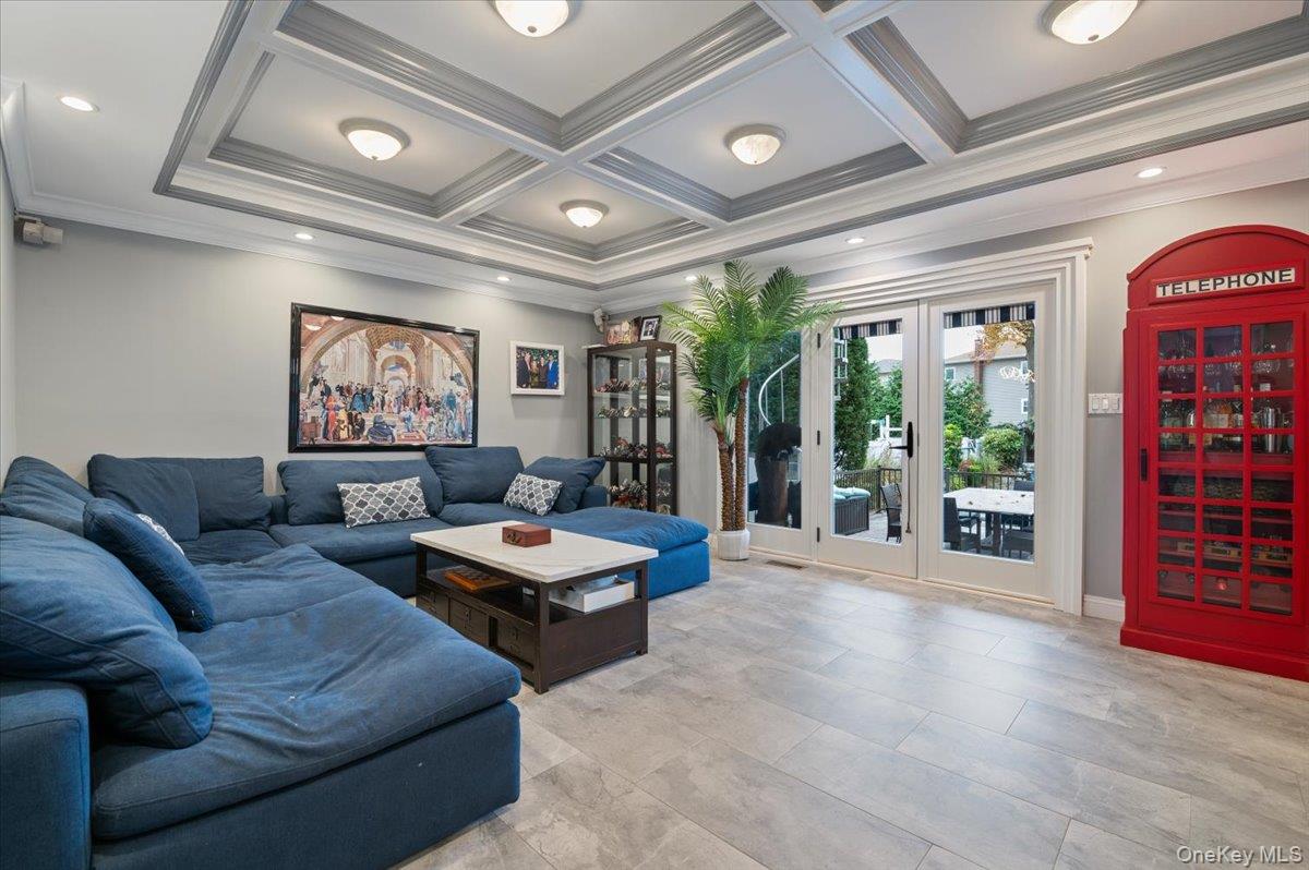 #17 photo, 1650 Bridge Street, Merrick , NY 11566